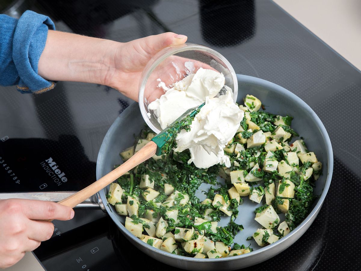 Spinach and artichoke dip | Recipe | Kitchen Stories