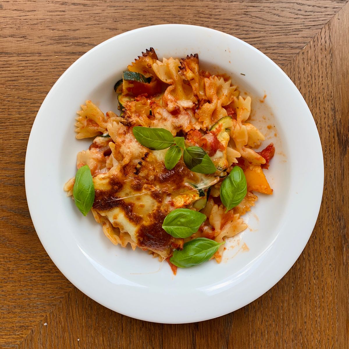 Cheesy zucchini and bell pepper pasta bake | Recipe | Kitchen Stories