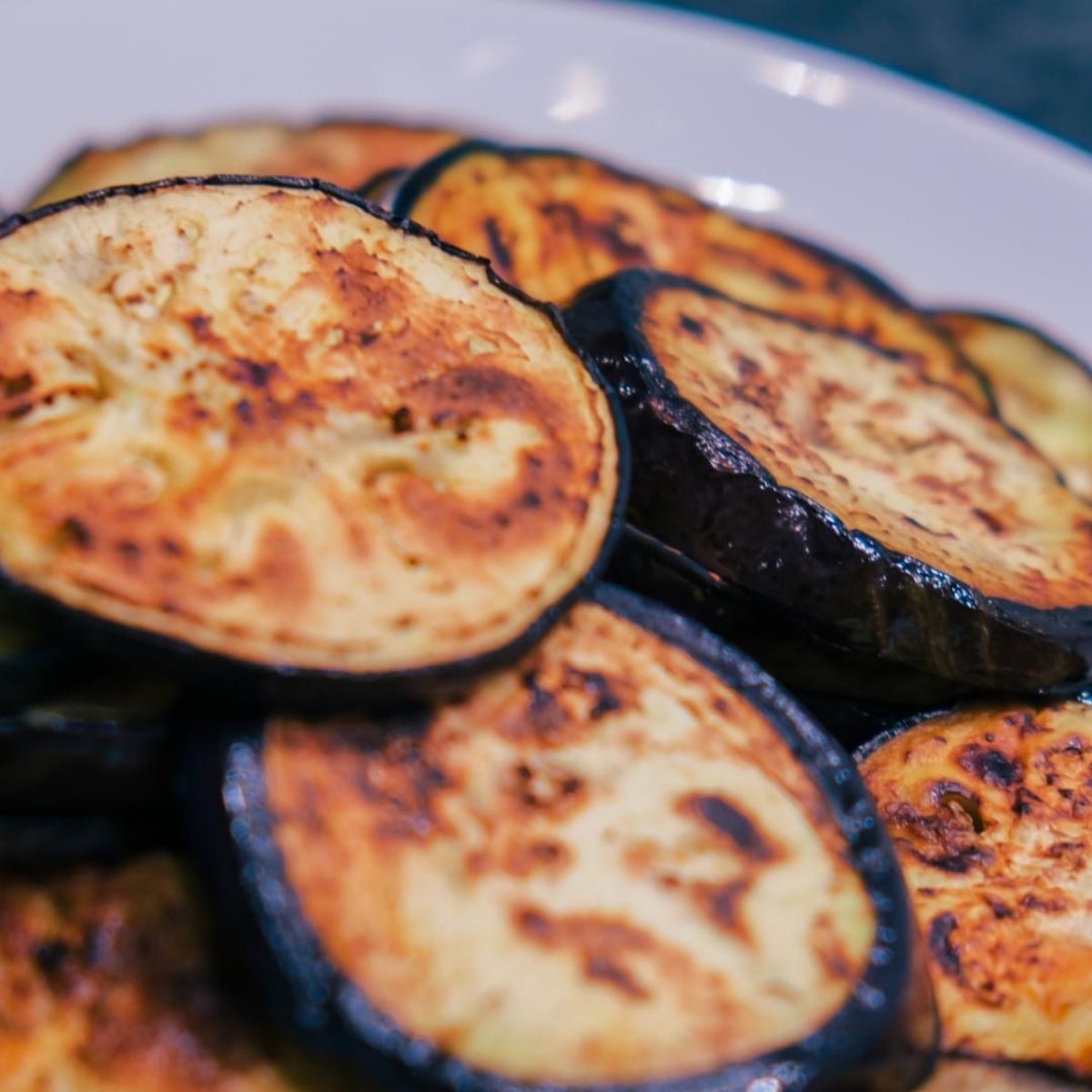 Auberginen mit Käse überbacken- Parmigiana di melanzane | Rezept ...