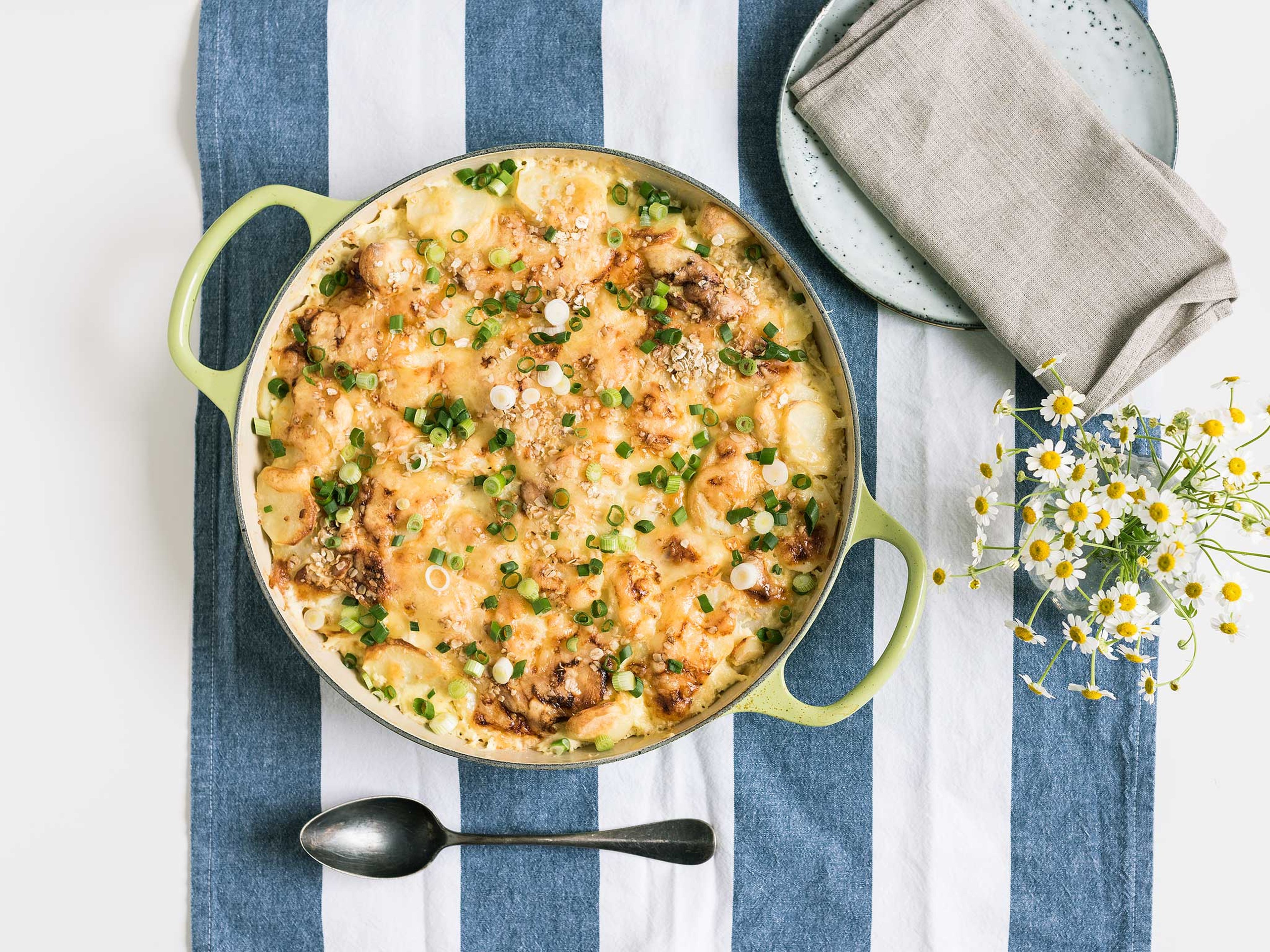 Kohlrabi and potato casserole