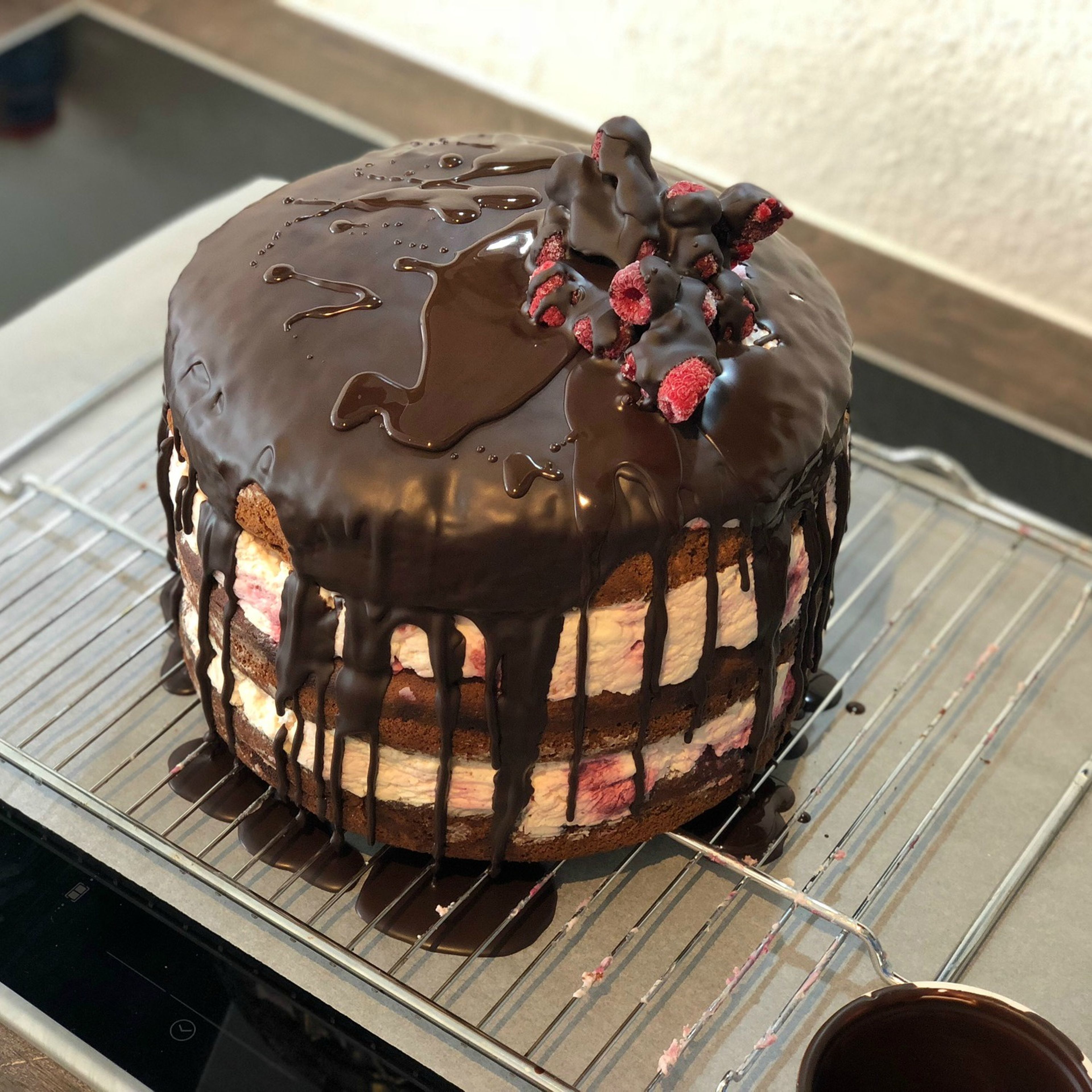 Chocolate-strawberry naked cake