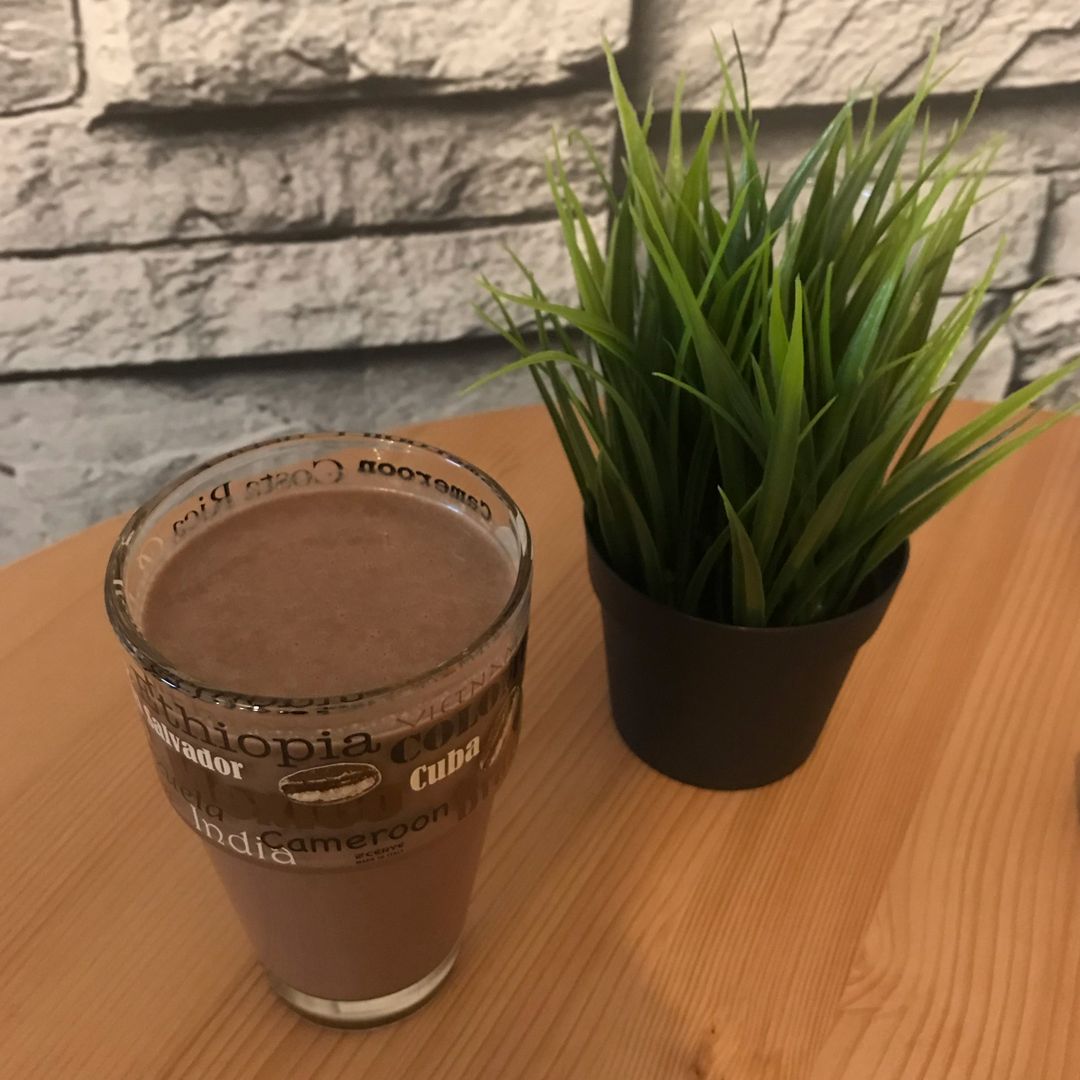 Erdnussbutter Bananen Smoothie/Blender (Proteinshake)