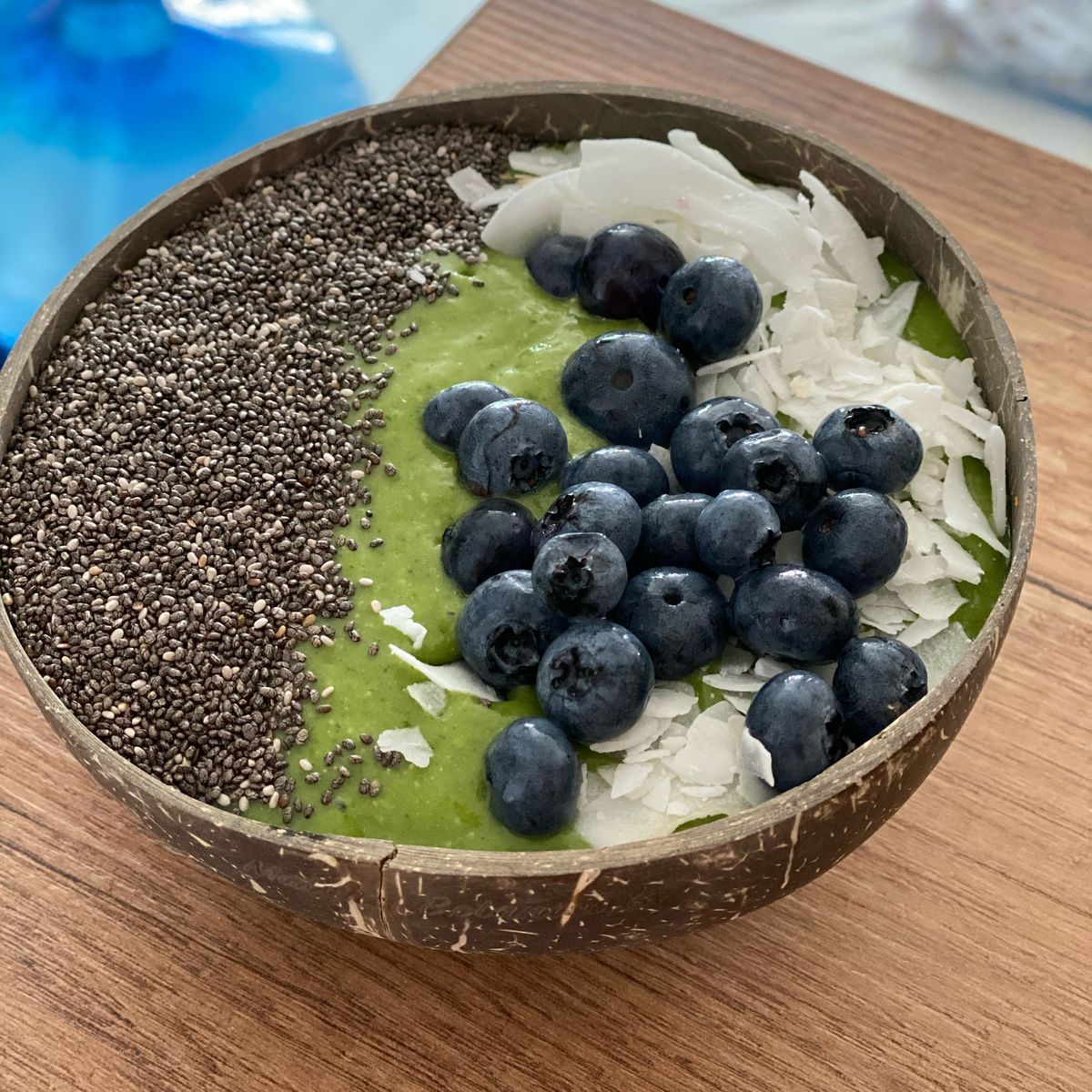 Green smoothie bowl | Recipe | Kitchen Stories