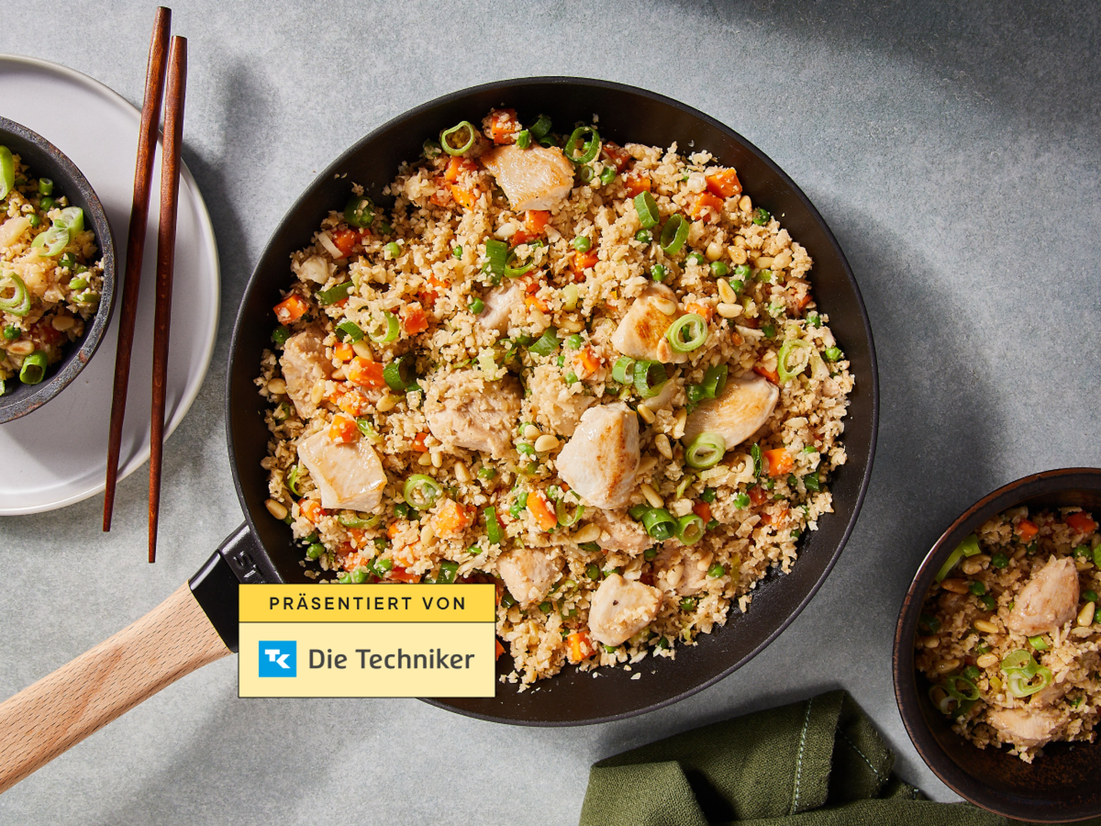 Fried cauliflower rice with chicken