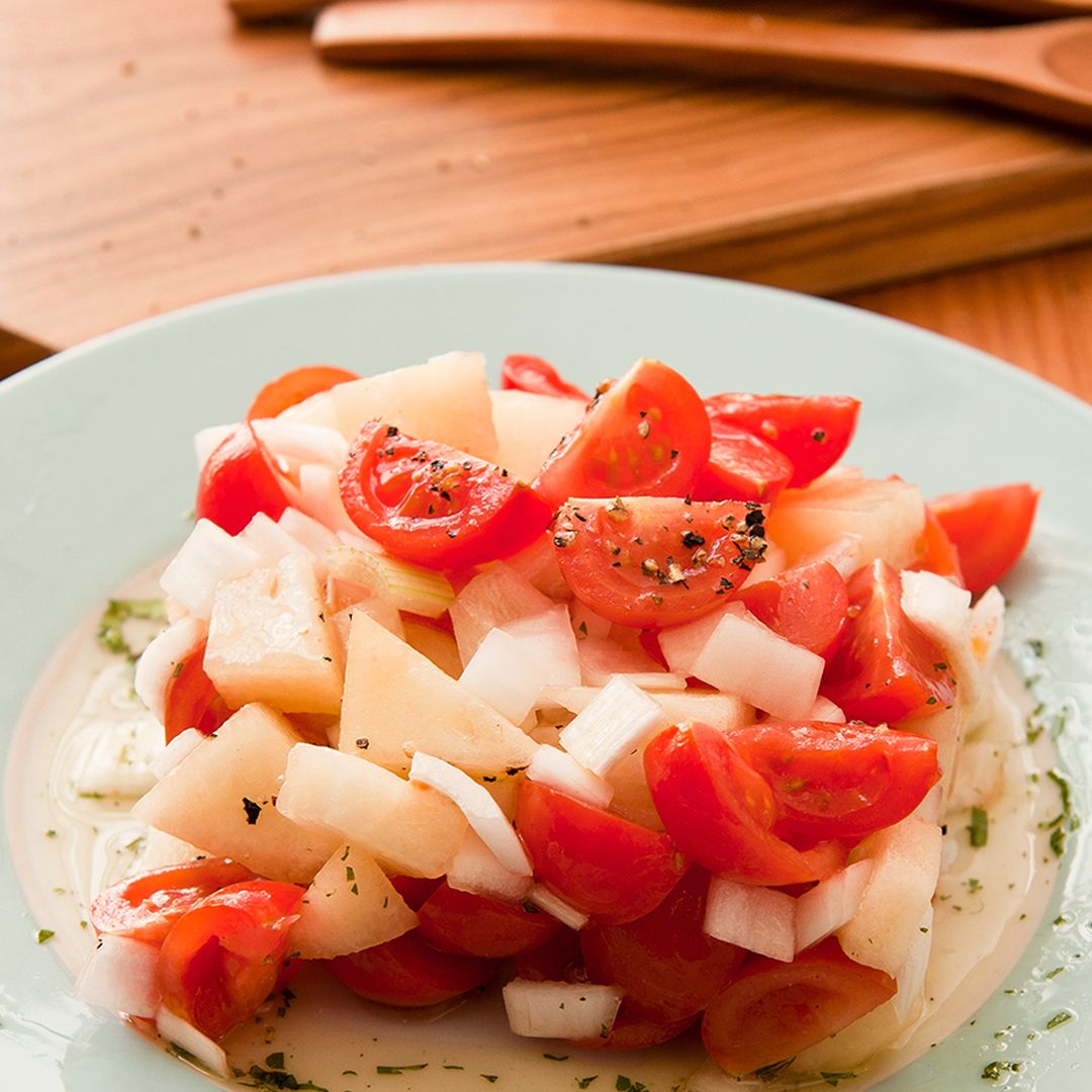Sommerlicher Melonen-Tomaten Salat