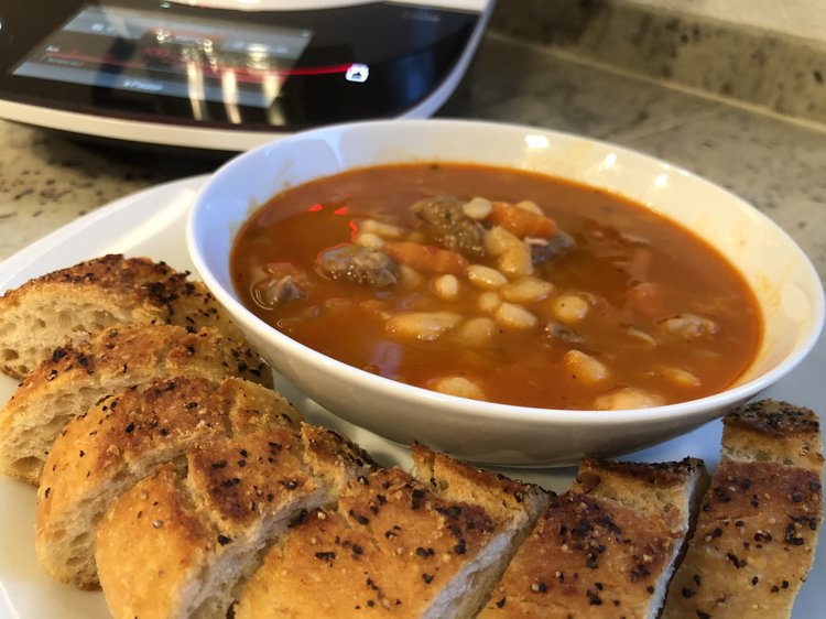 Pasul - Bohneneintopf nach Balkanart im Cookit | Rezept | Kitchen Stories