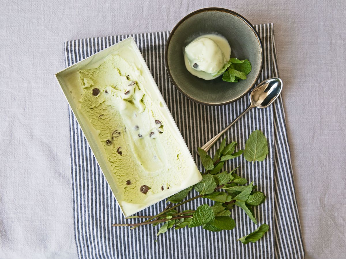 Mint chip ice cream | Recipe | Kitchen Stories