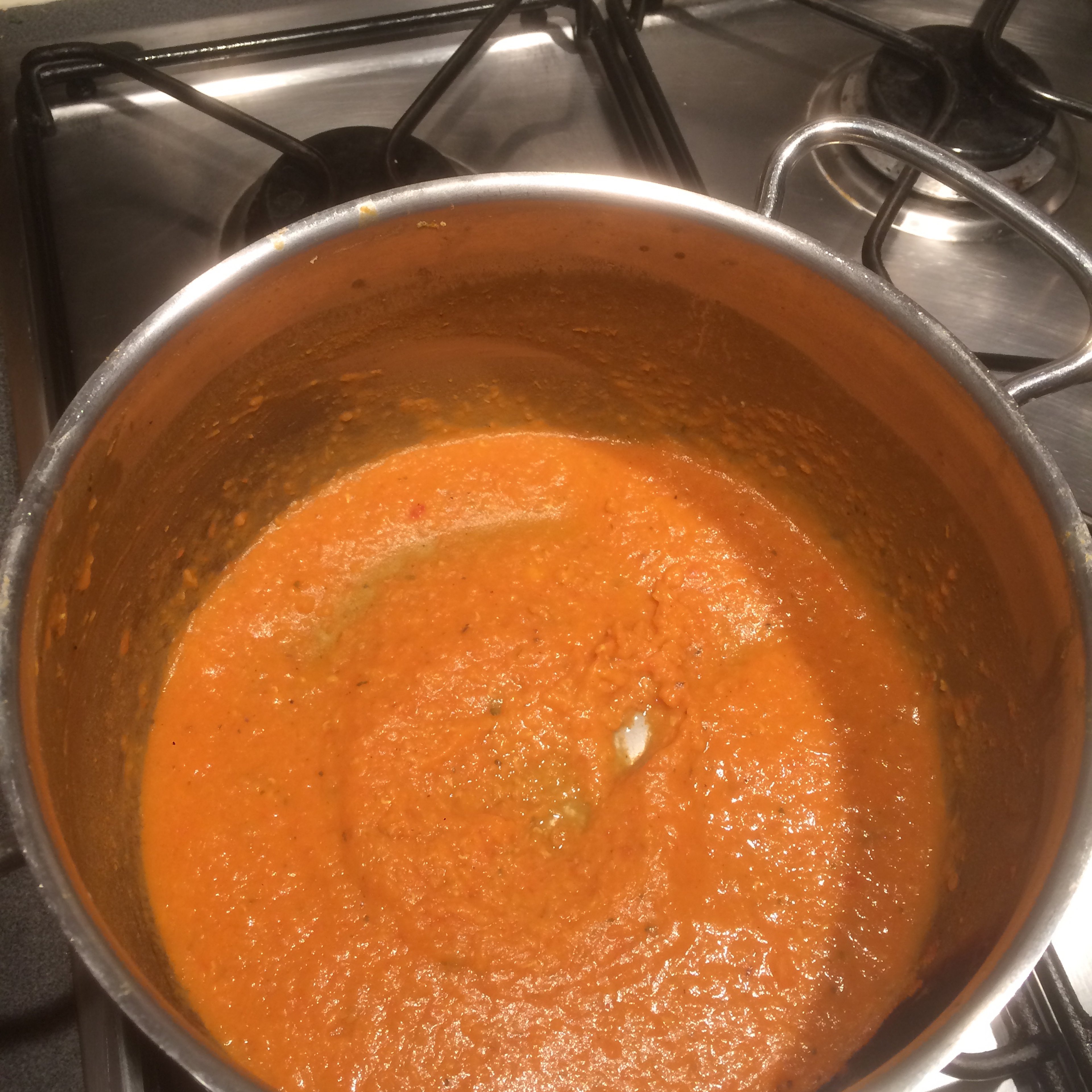 Rote Linsen Kokosnuss Suppe