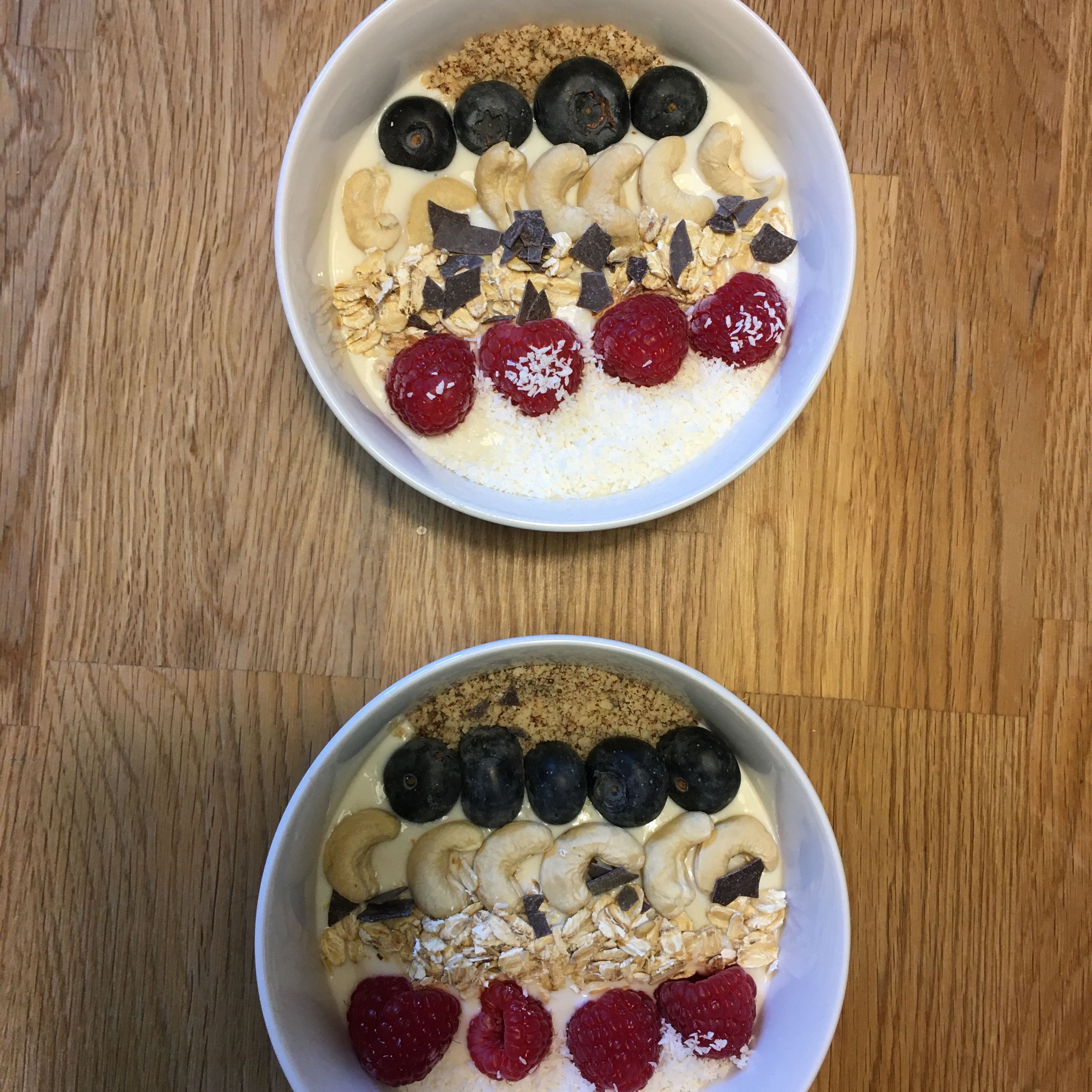 Dekoriere deine Bowl! Reihe dazu die verschiedenen Zuraten nebeneinander an!
