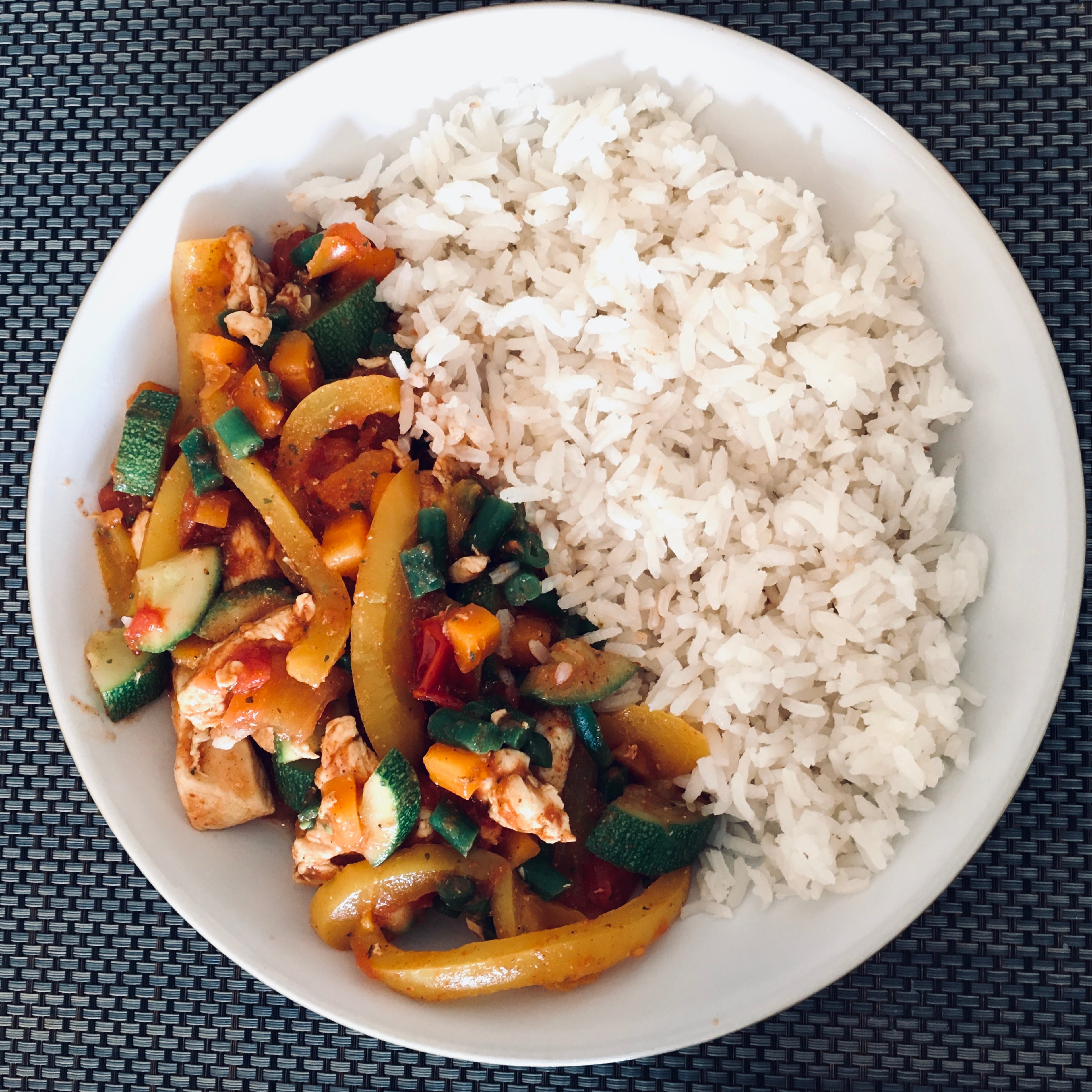 Hähnchen-Fajita mit Reis