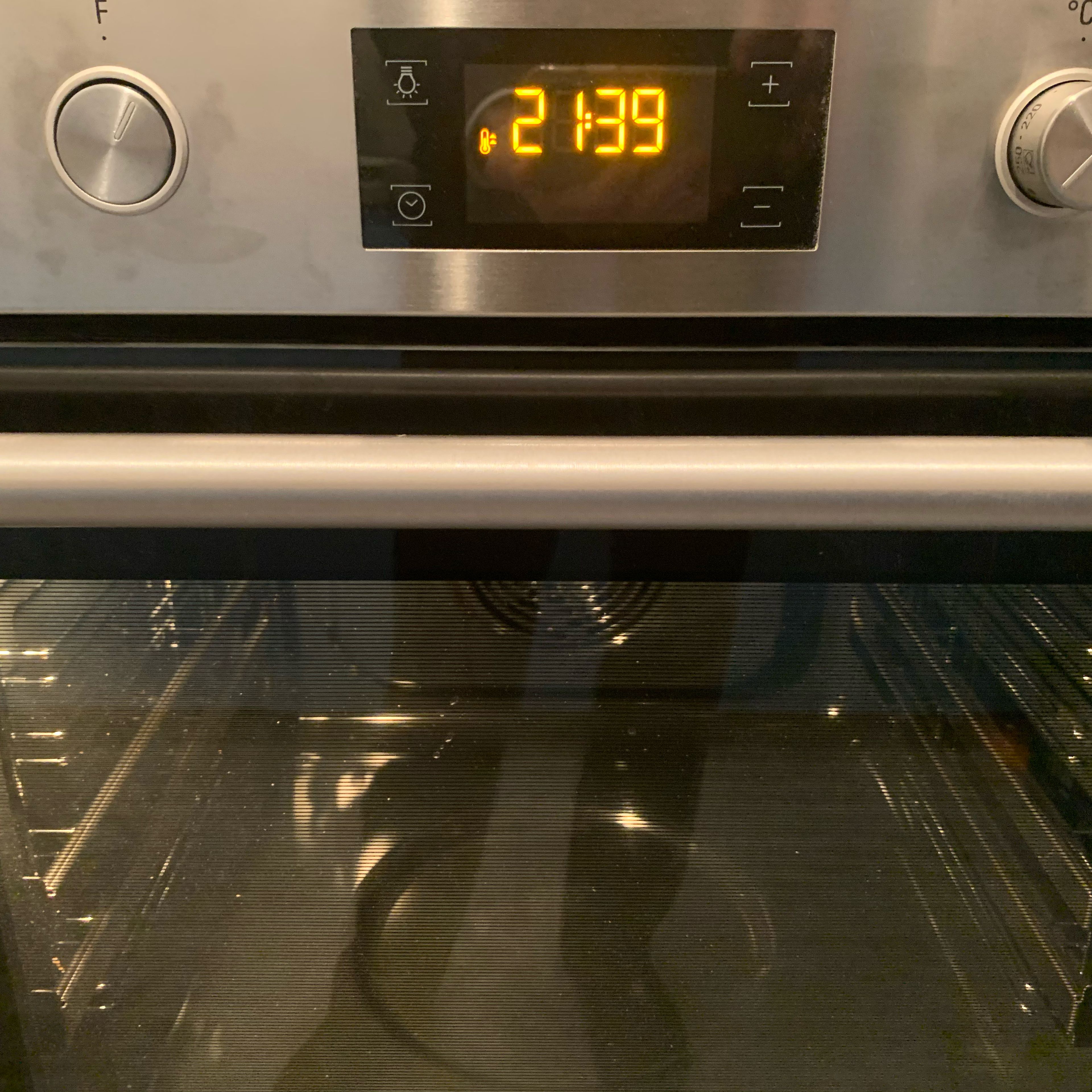Backofen auf 180 ℃ Ober- Unterhitze vorheizen.