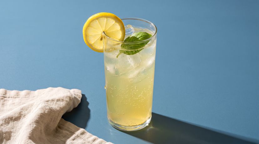Diese Basilikum-Limonade bringt herrlich aromatische Abkühlung