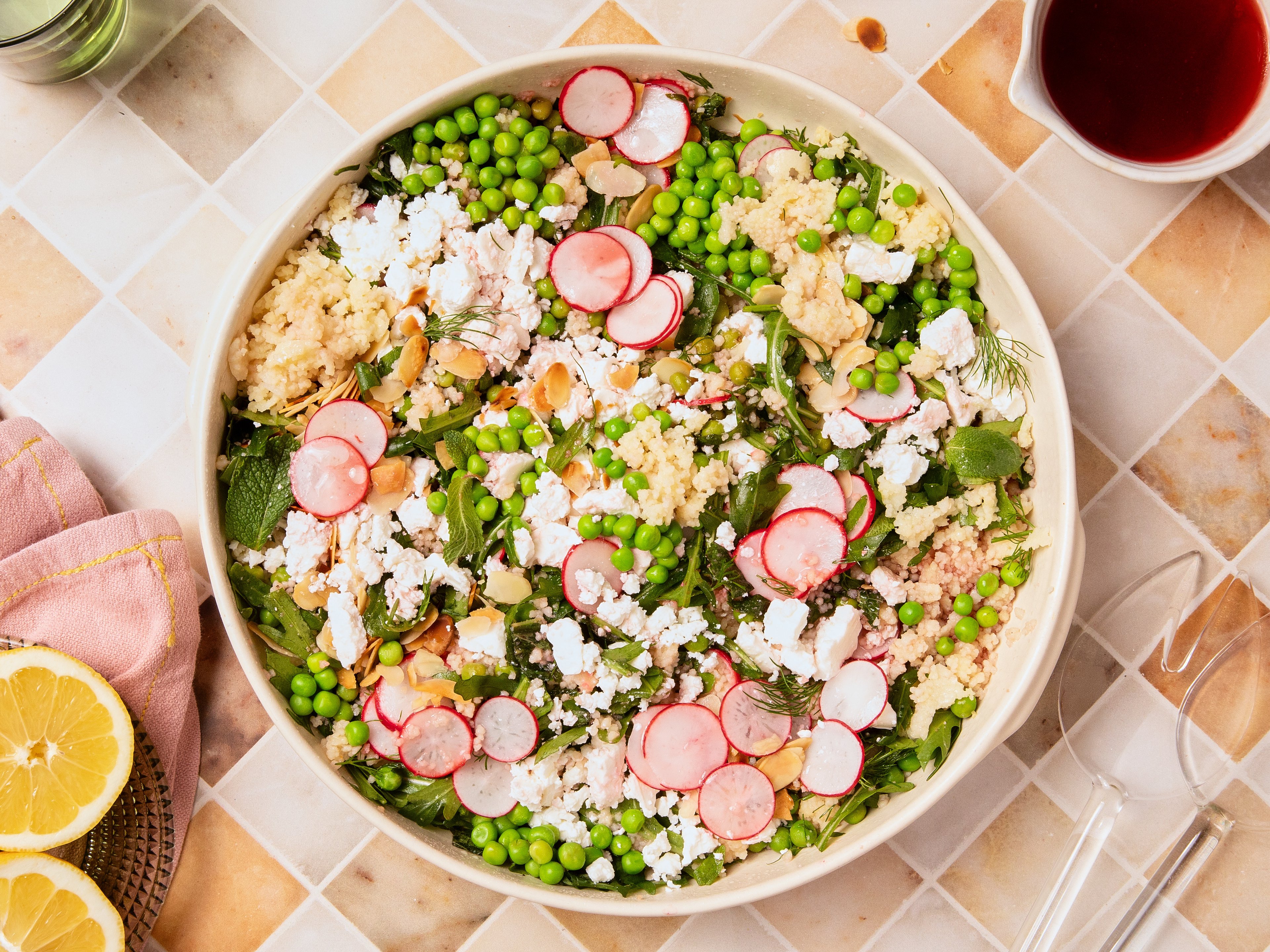 Frischer Frühlings-Couscous-Salat