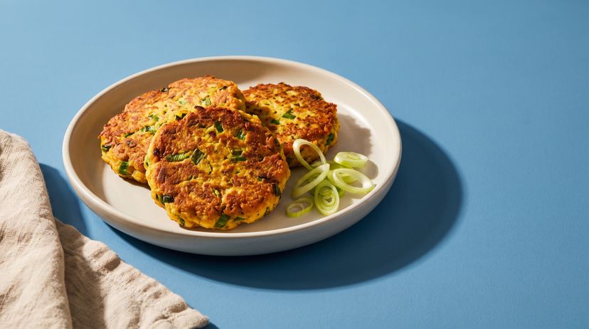 Diese knusprigen Zucchini-Fritters sind vegan