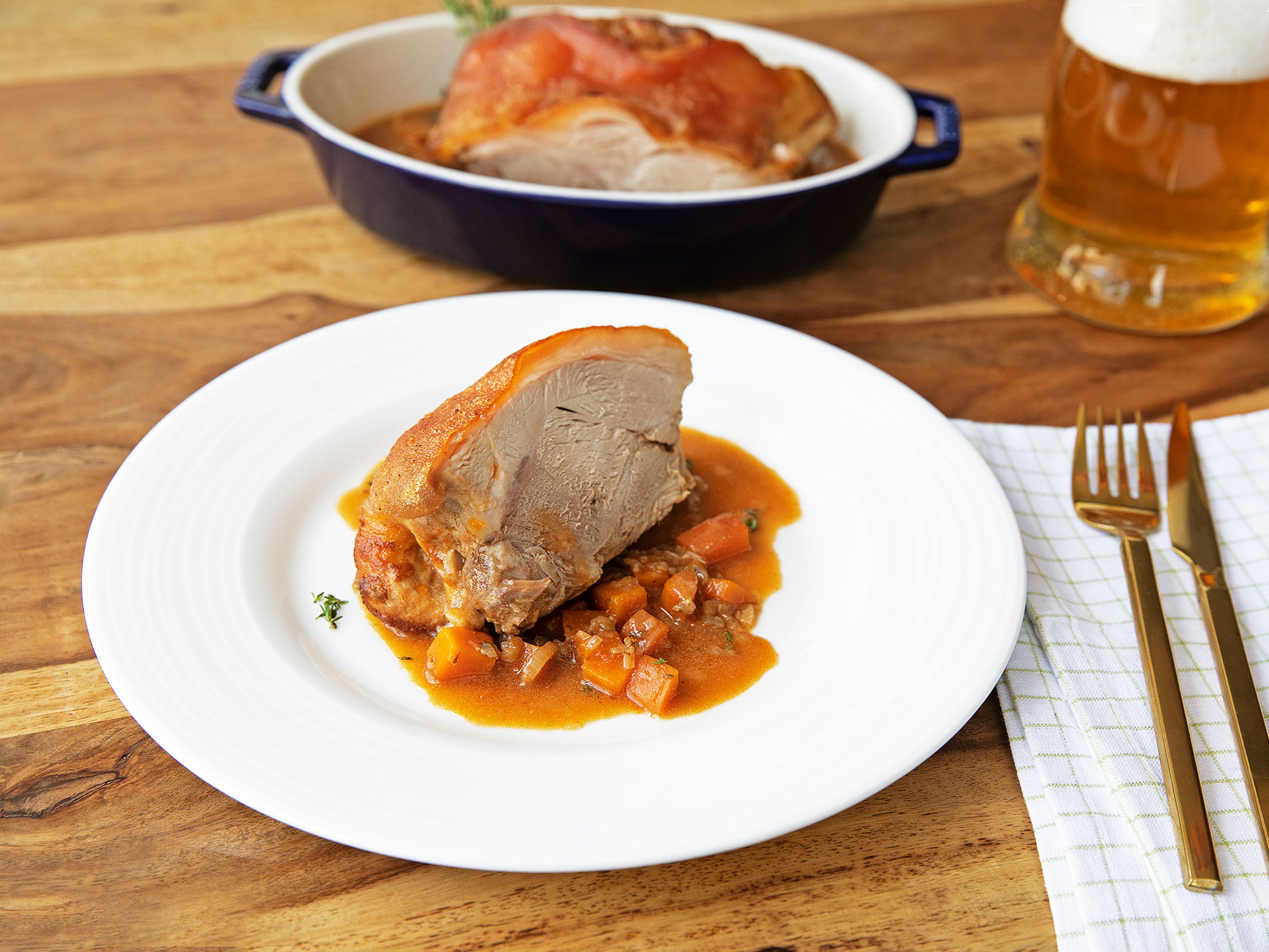 Geschmorte Schweineschulter mit Biersauce