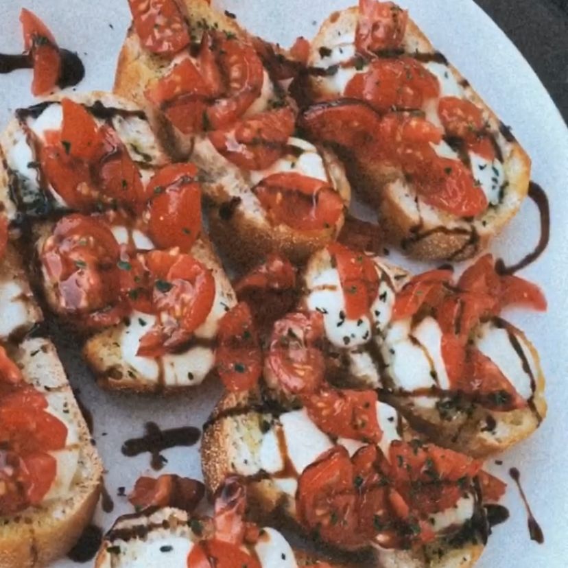 Tomate-Mozarella-Bruschetta