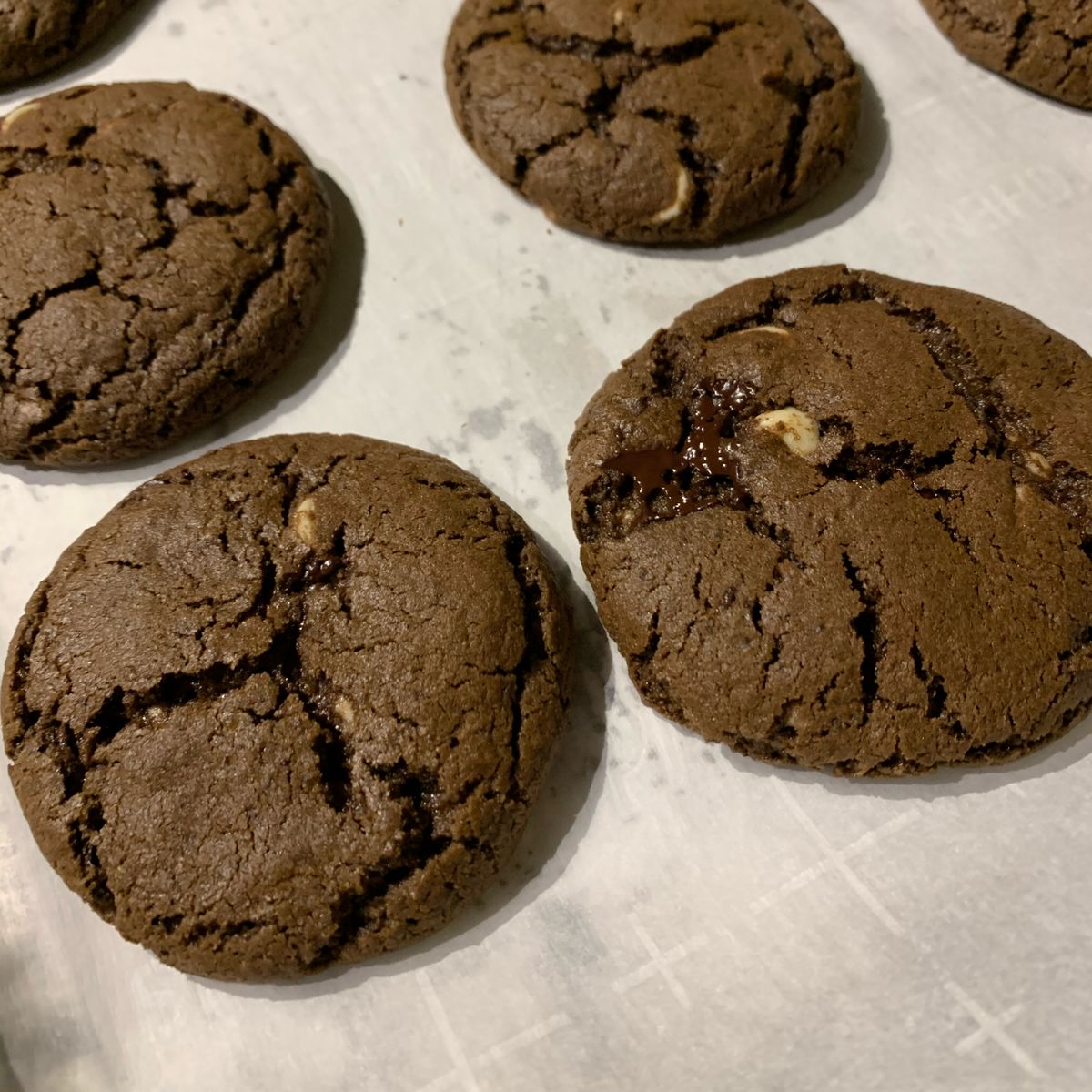 Dark and white chocolate espresso cookies | Recipe | Kitchen Stories