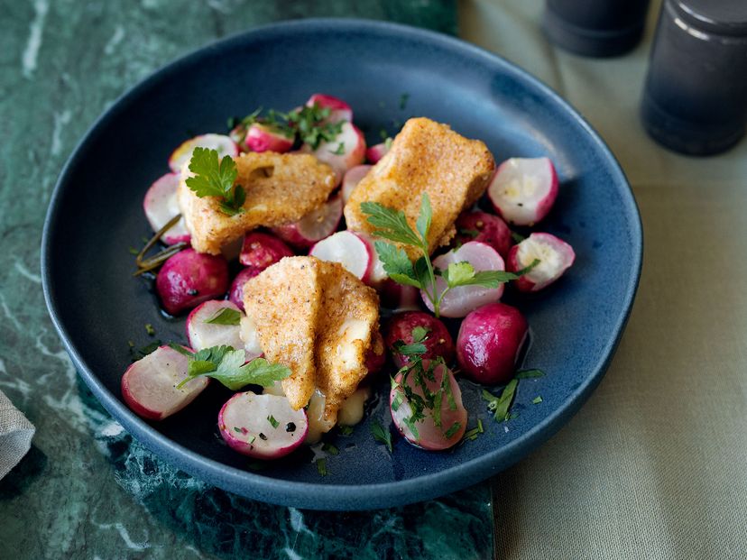 Roasted radishes with fried camembert