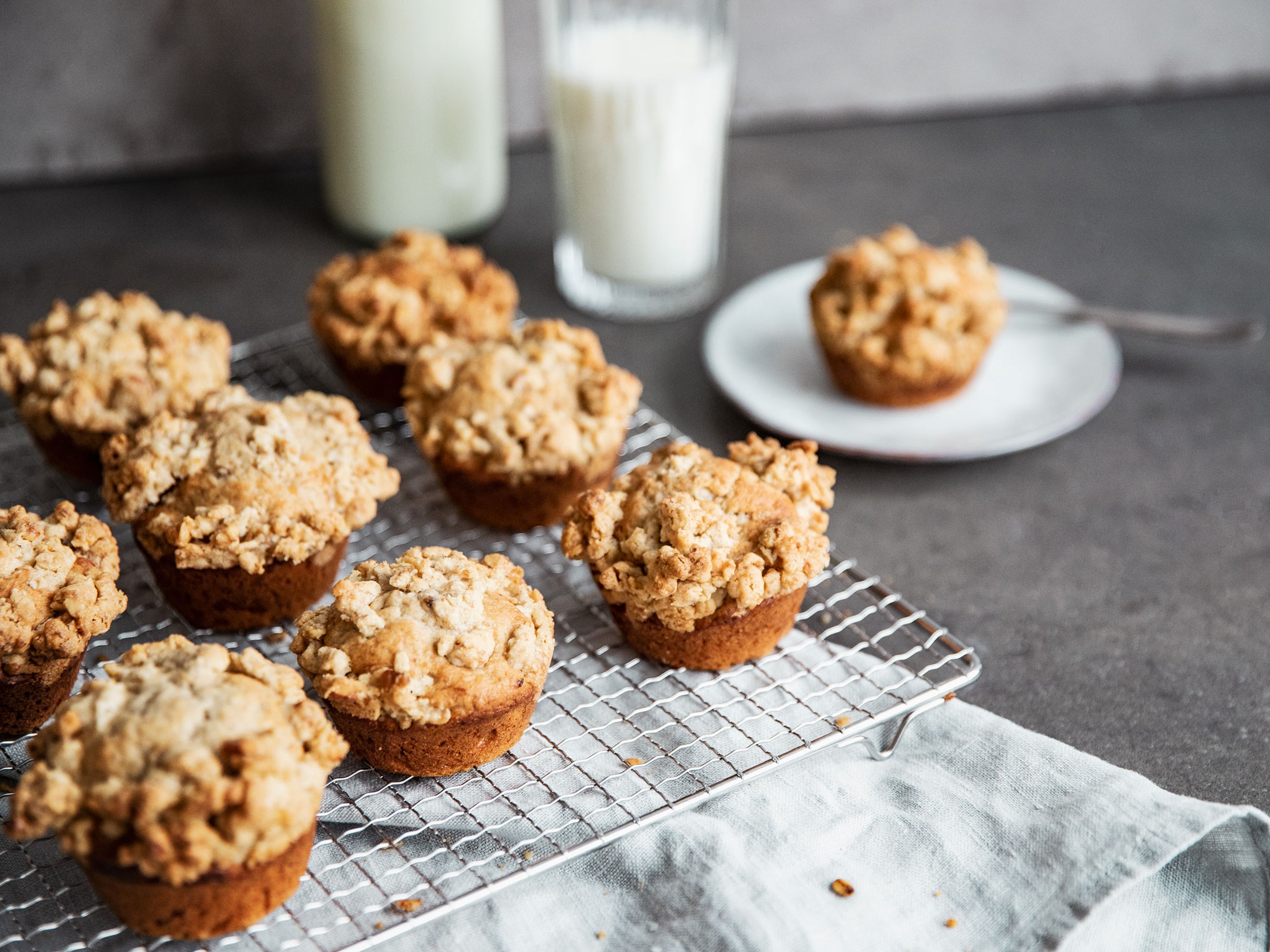 Banana crumb muffins