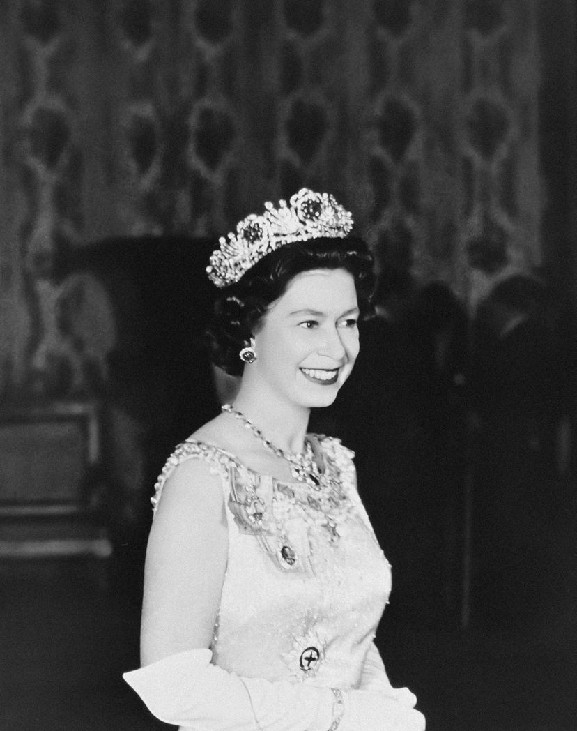 Royal-Fan kauft ein Stück von Queen Elizabeths Hochzeitstorte – und will es an seinem Geburtstag essen