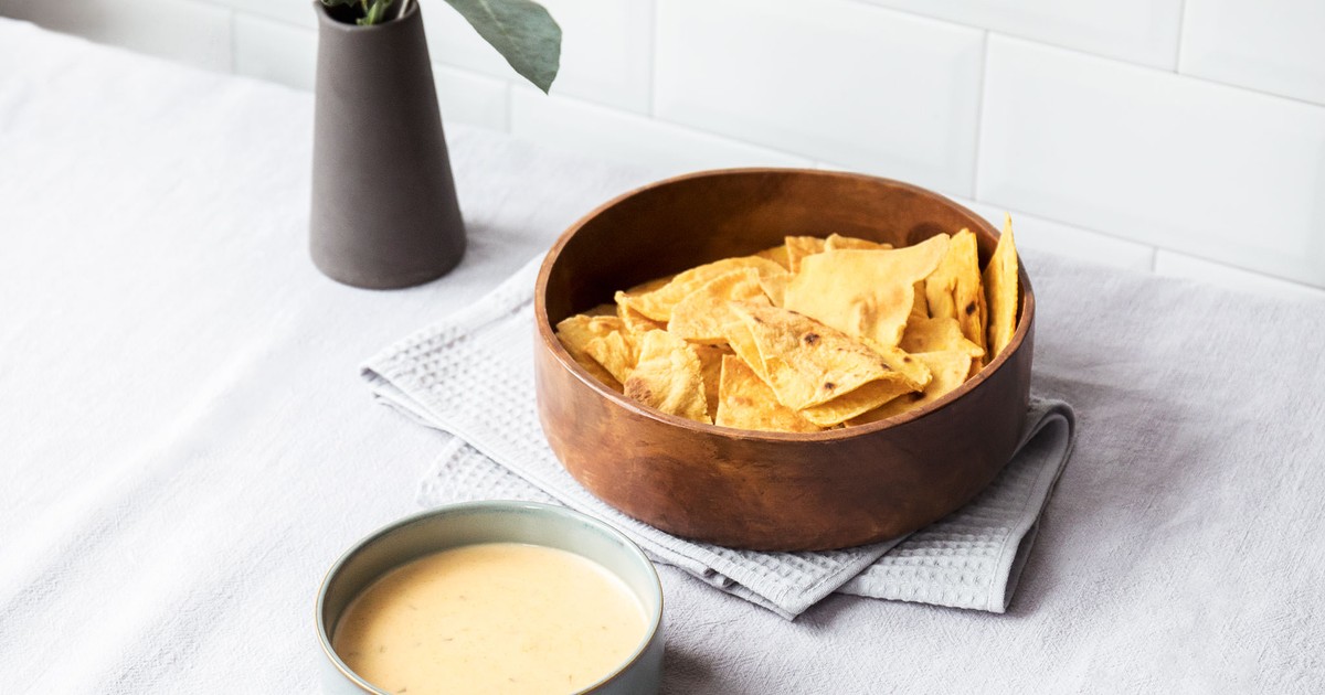 DIY Nachos mit Jalapeño-Käse-Dip | Rezept | Kitchen Stories