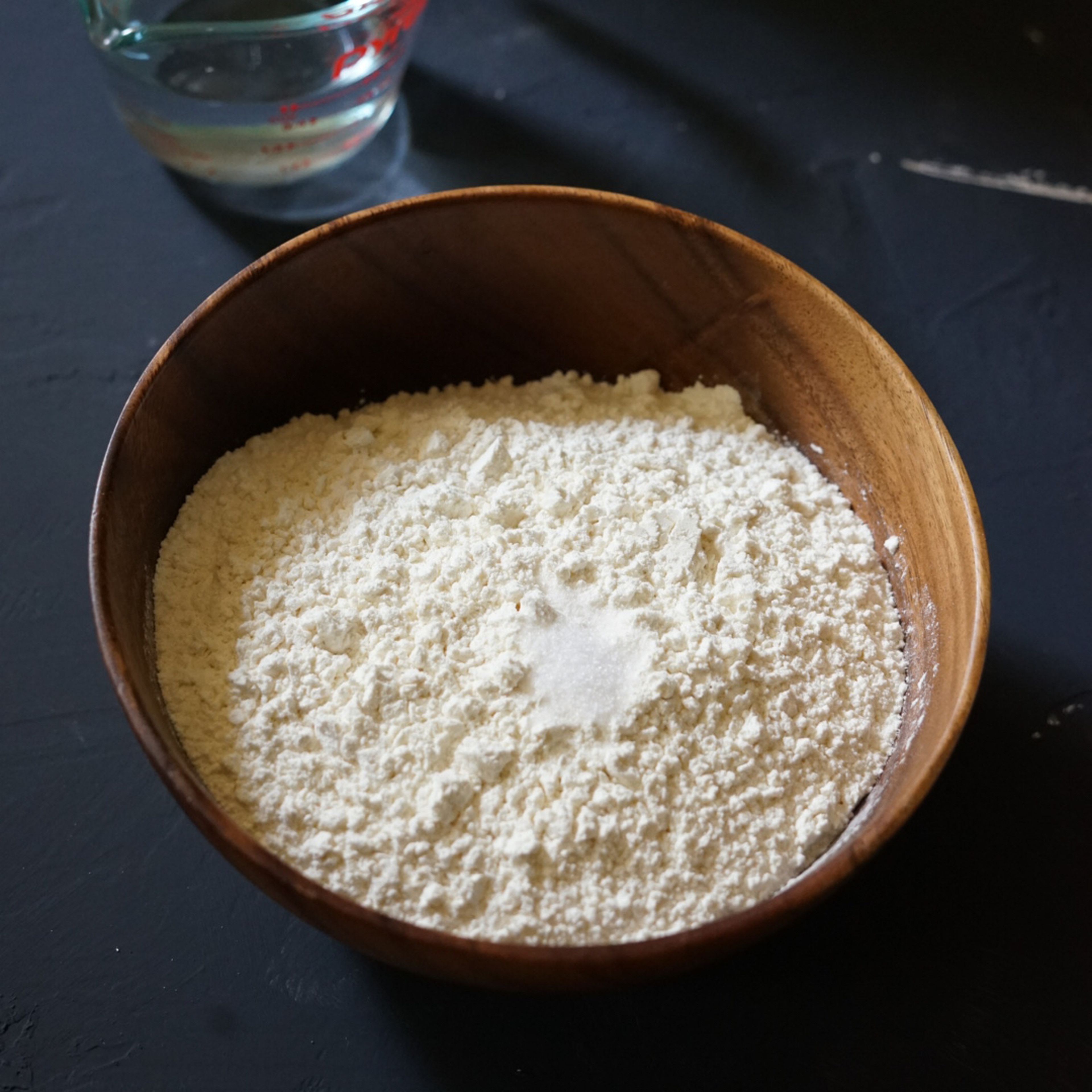 Combine flour and 1/4 tsp of salt.