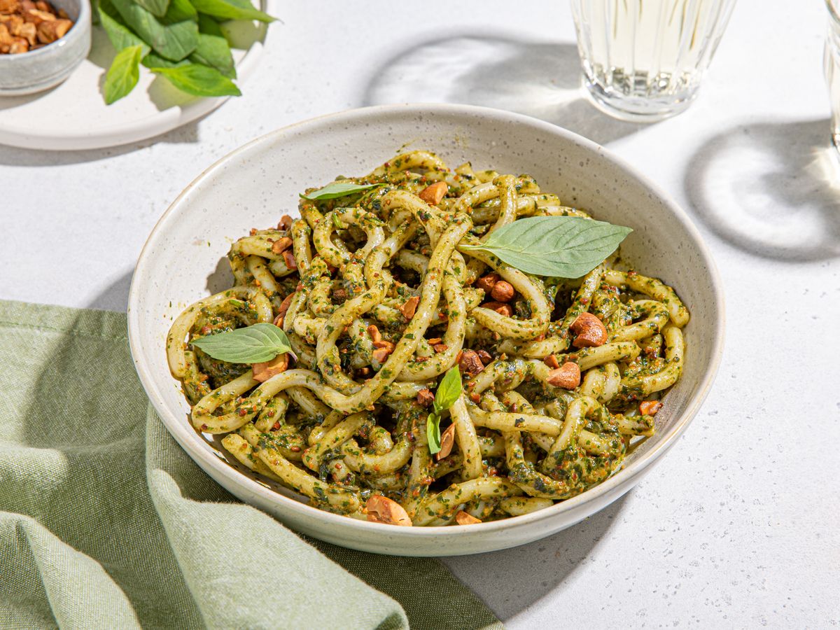 Thai basil pesto udon | Recipe | Kitchen Stories
