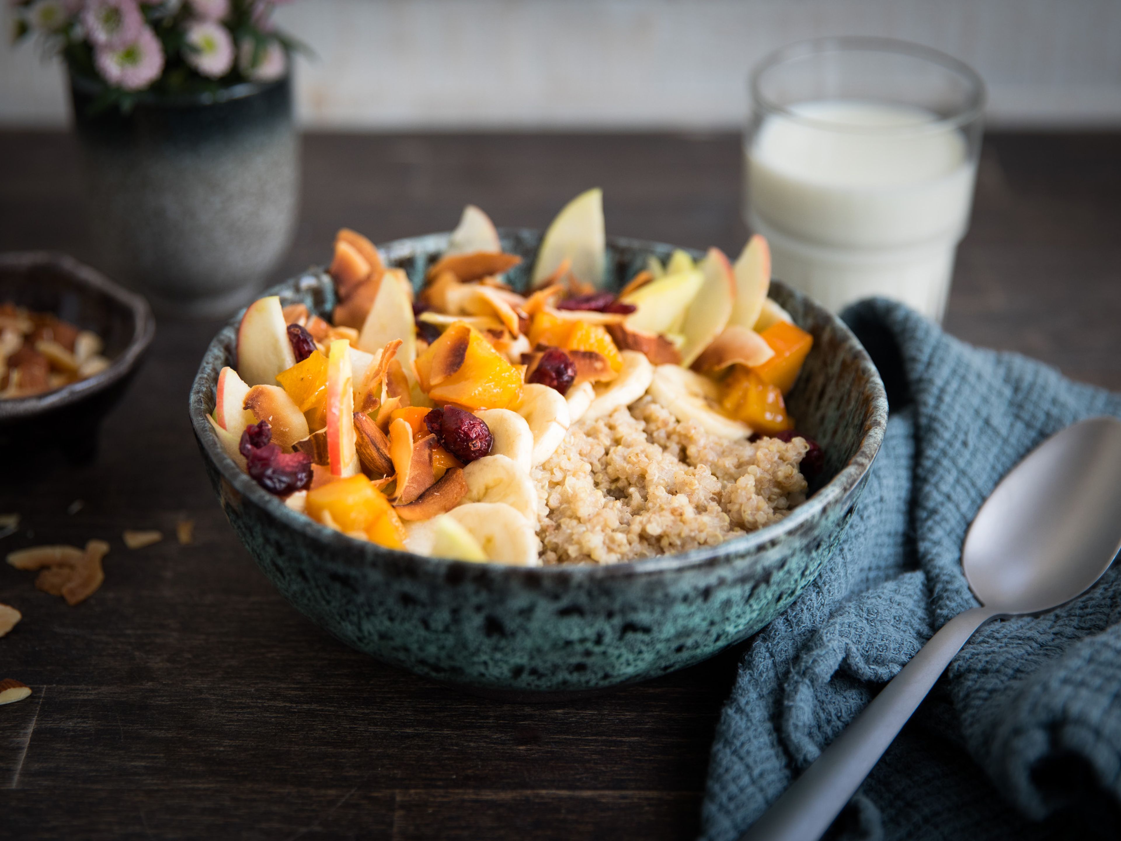 Chai-Quinoa-Porridge mit Kaki