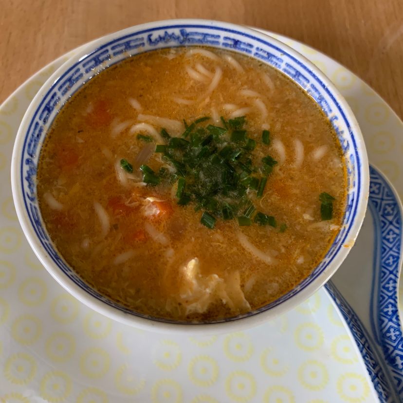 Vegetarische Sauer-Scharfe chinesische Suppe