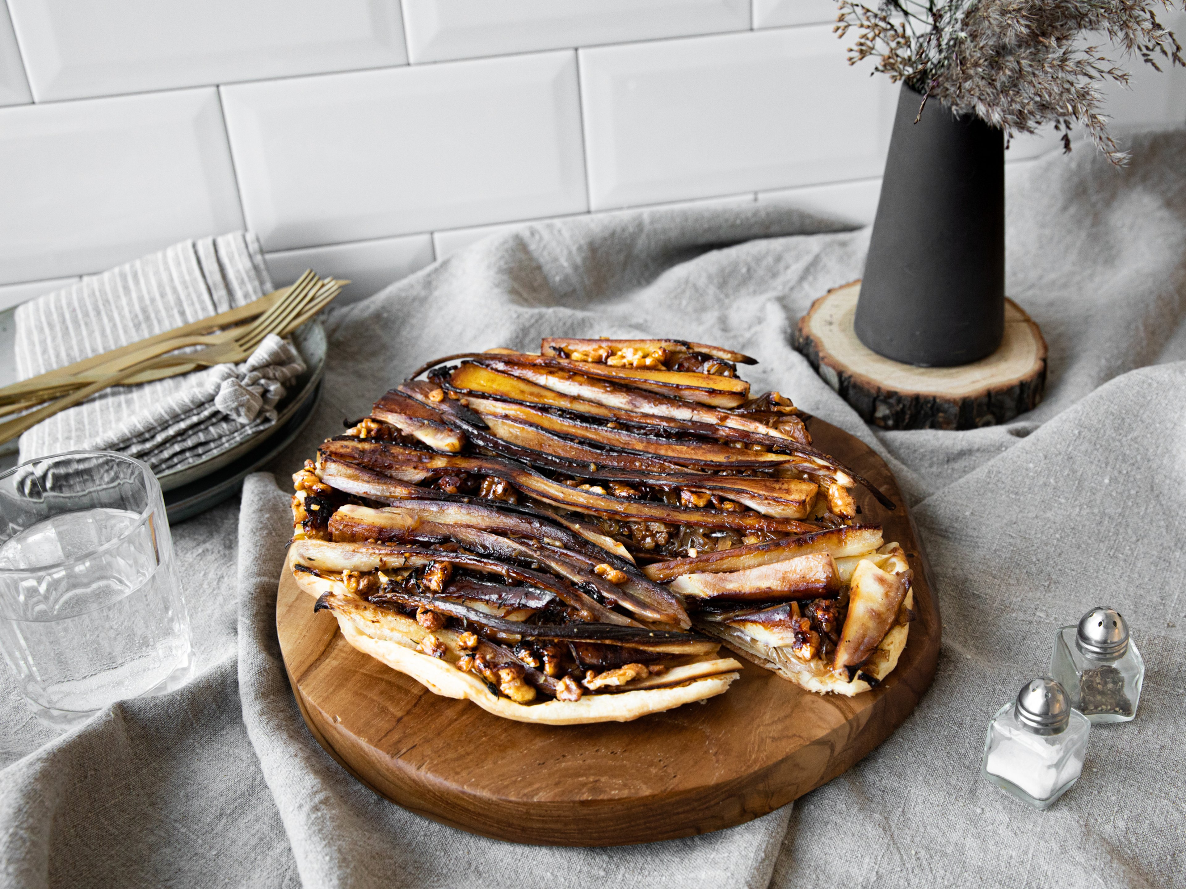 Herzhafte Tarte Tatin mit Petersilienwurzel