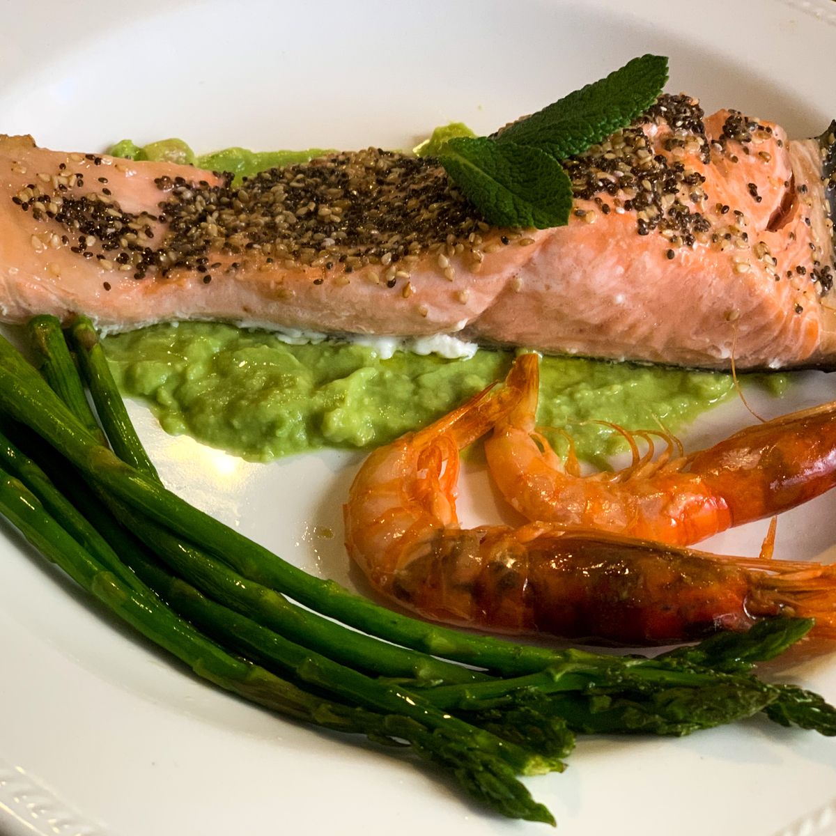 Easy sesame salmon based with avocado cream | Recipe | Kitchen Stories