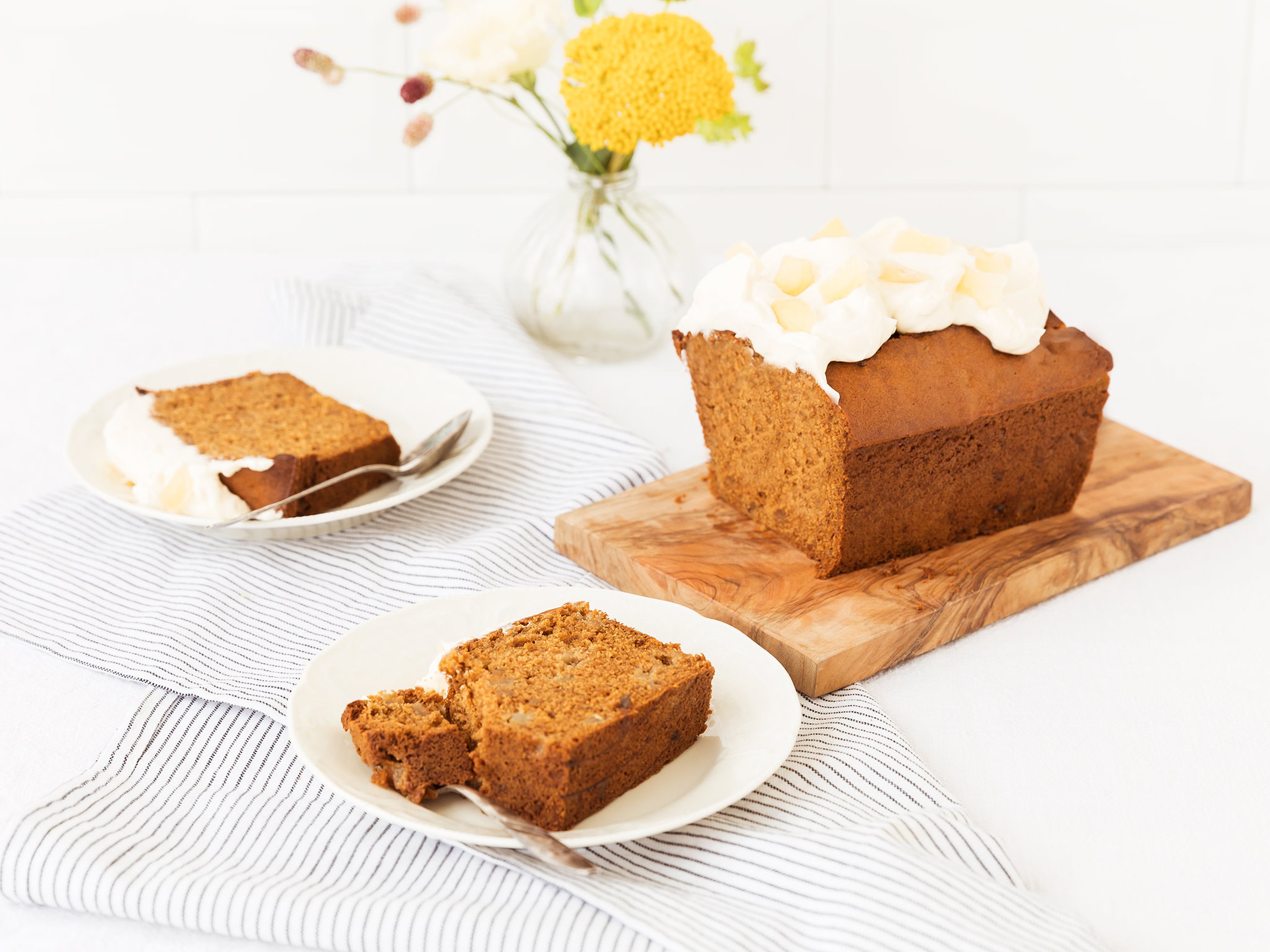 Gewürzter Honigkuchen mit Birne und Ingwer