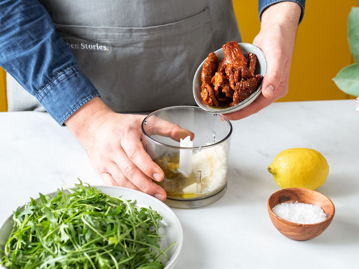 Pasta mit sonnengetrockneten Tomaten und Rucola | Rezept | Kitchen Stories