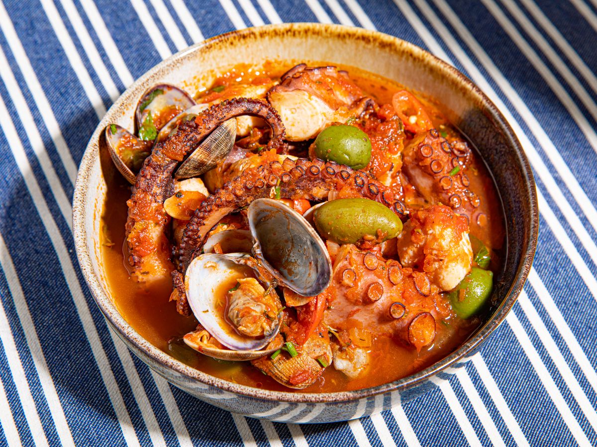 Make Sicilian seafood stew with Christian | Recipe | Kitchen Stories