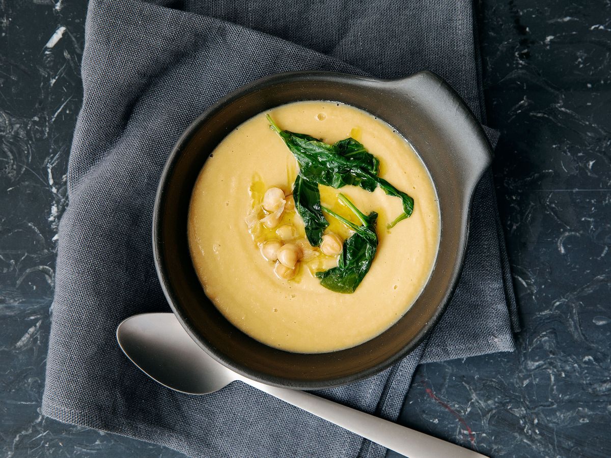 Hummus soup with spinach | Recipe | Kitchen Stories