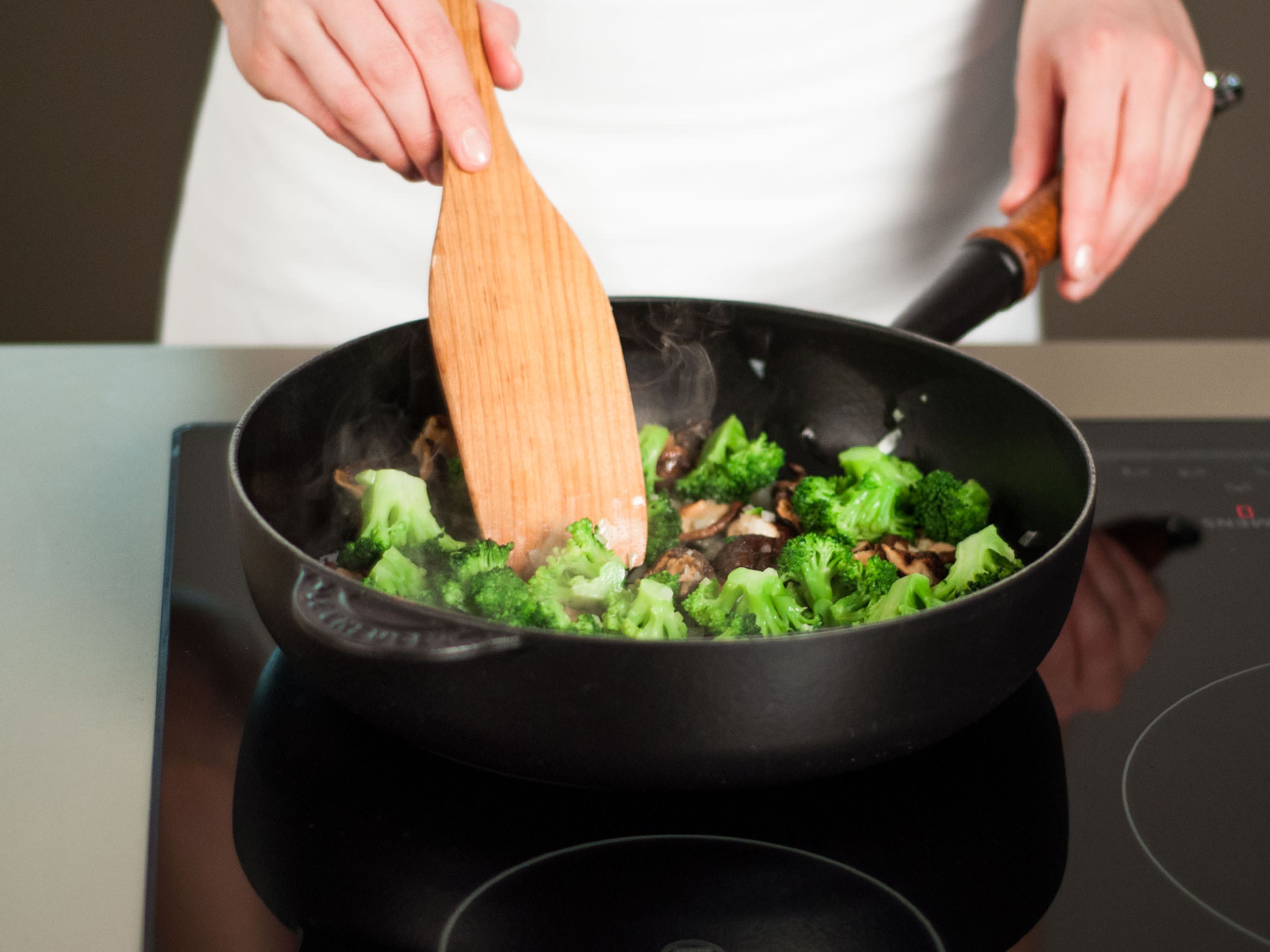 In a frying pan, sauté mushrooms, broccoli, onion and garlic  in some vegetable oil over medium heat for approx. 3 – 5 min.