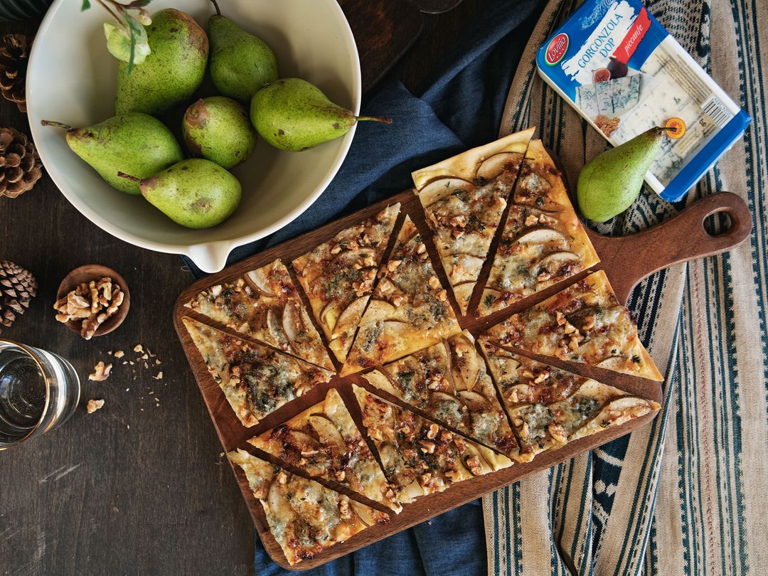 Gorgonzola, pear, and walnut tarte flambée