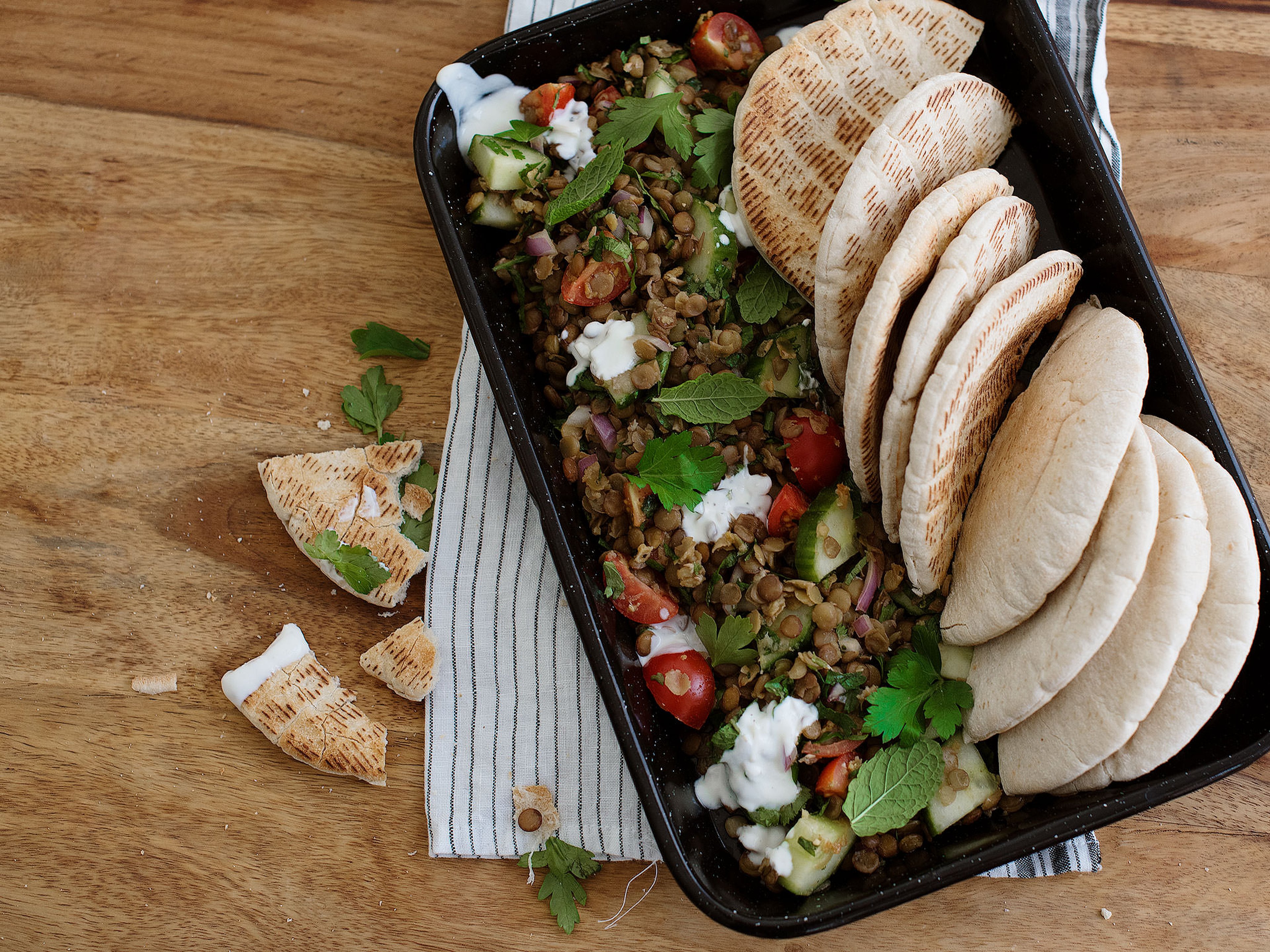 Garlicky lentil salad with yogurt dressing