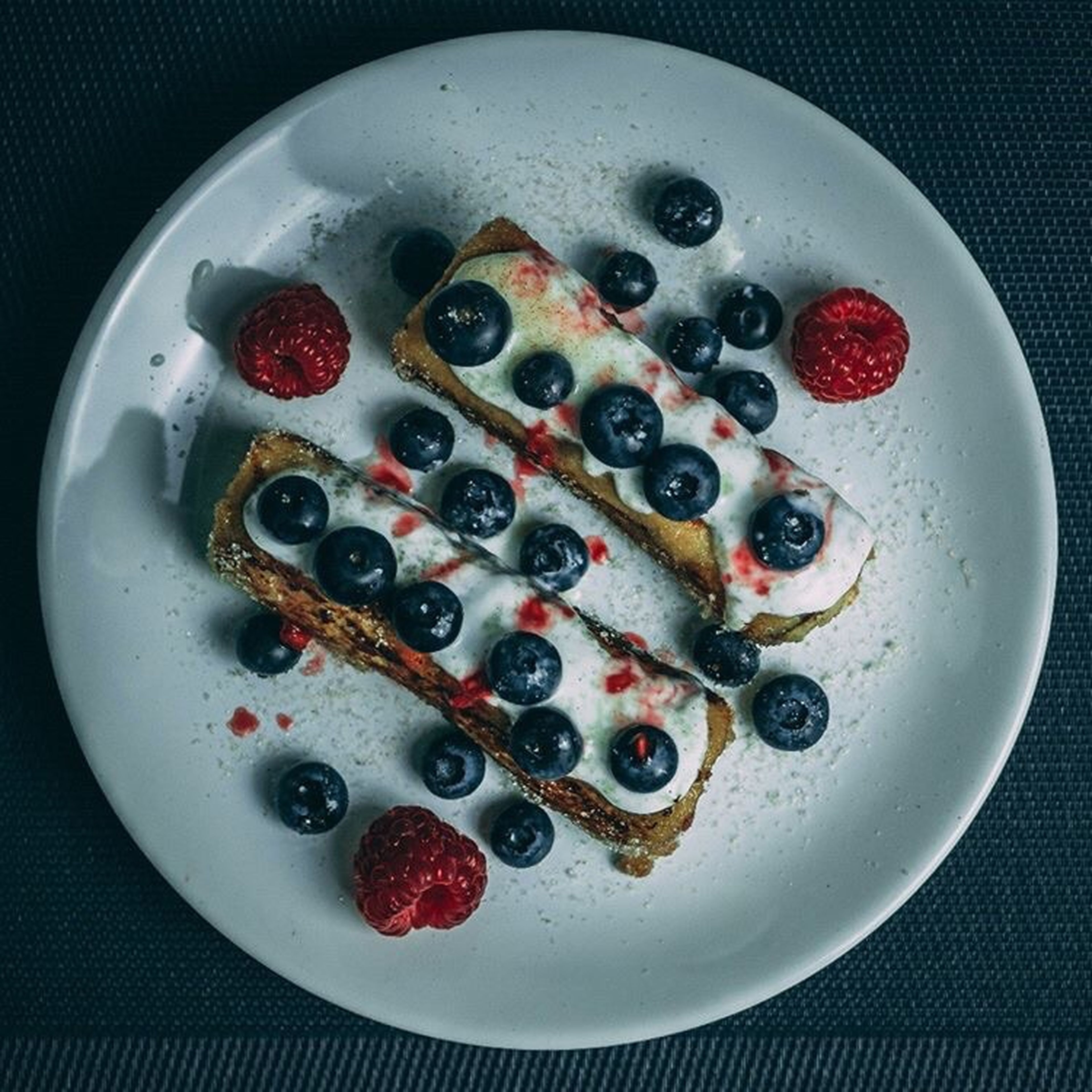 French-Toast-Berry-Rolls