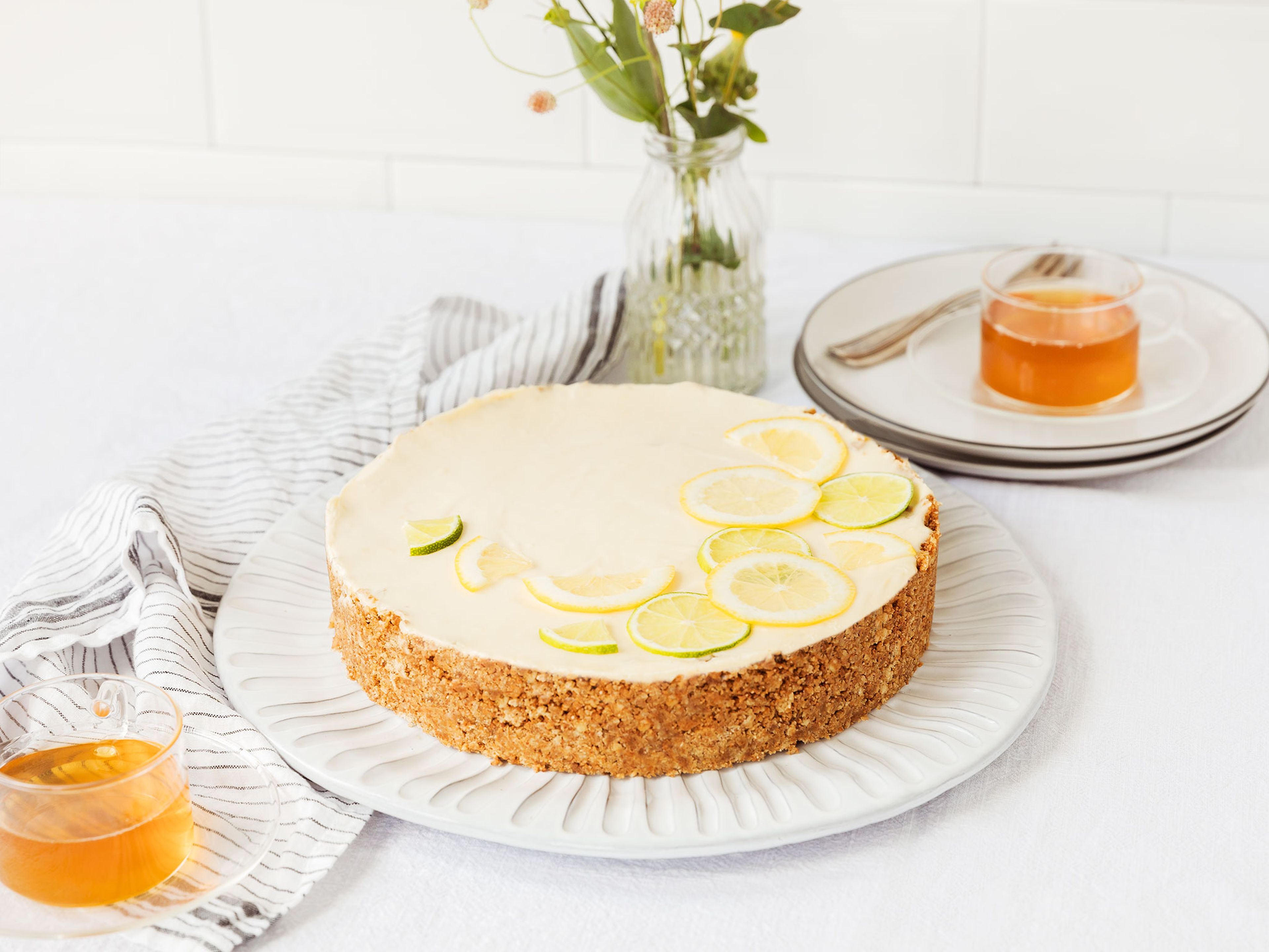 No-bake honey and lemon tart