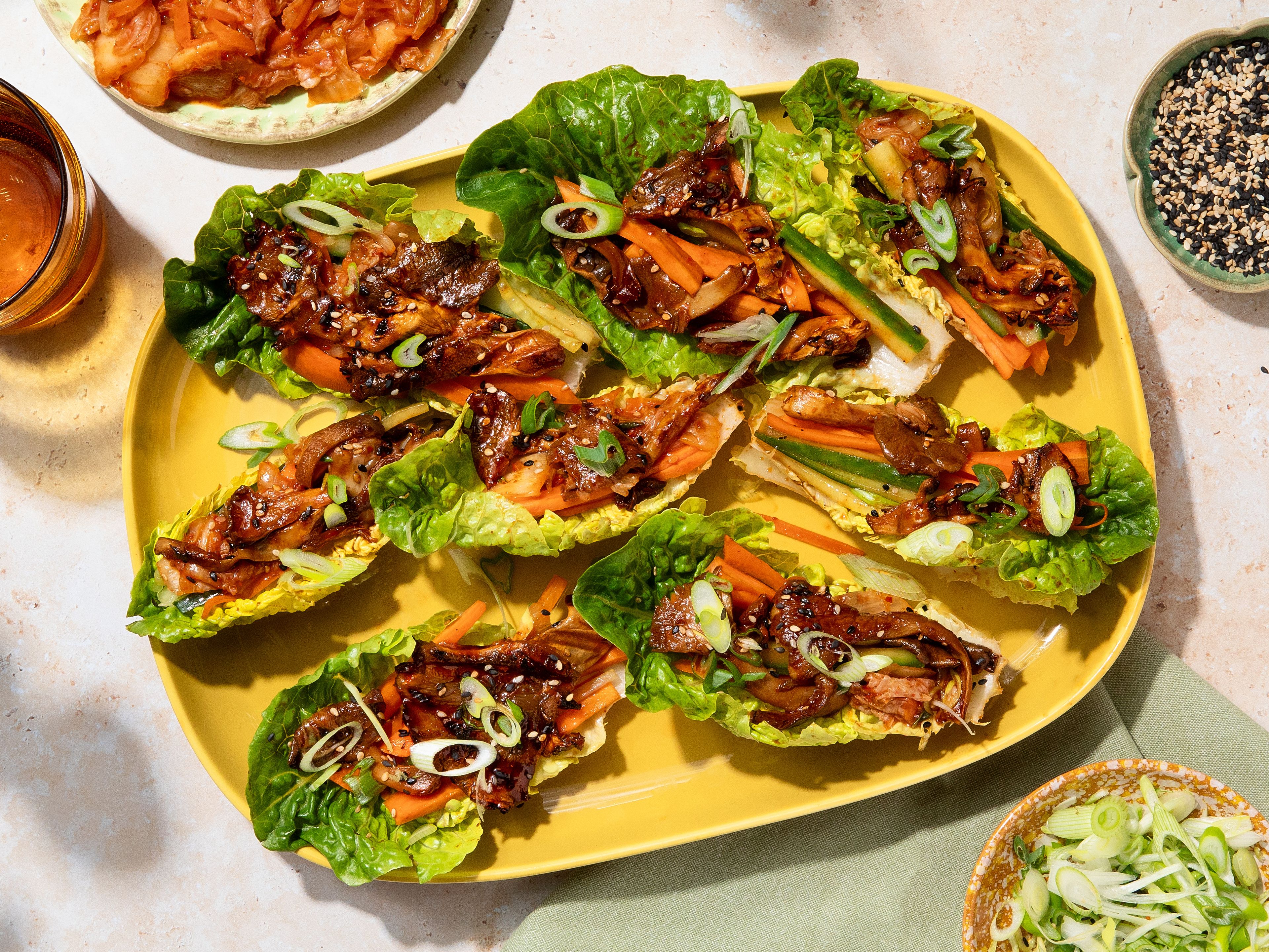 Knackige Lettuce Wraps mit gegrillten Bulgogi-Pilzen