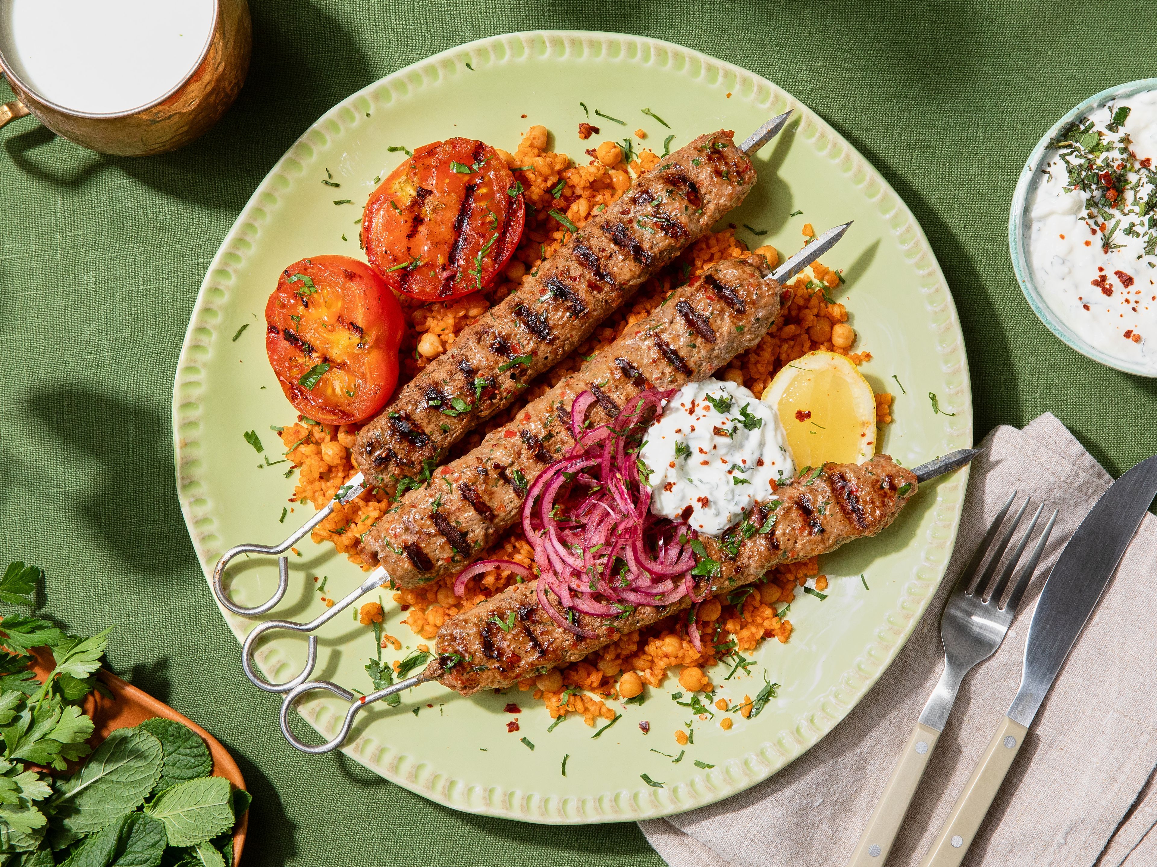 Adana Kebap (würzige türkische Hackfleischspieße)