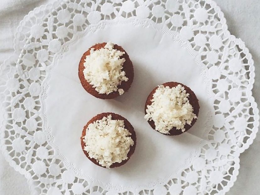 Glazed coconut-lemon cupcakes