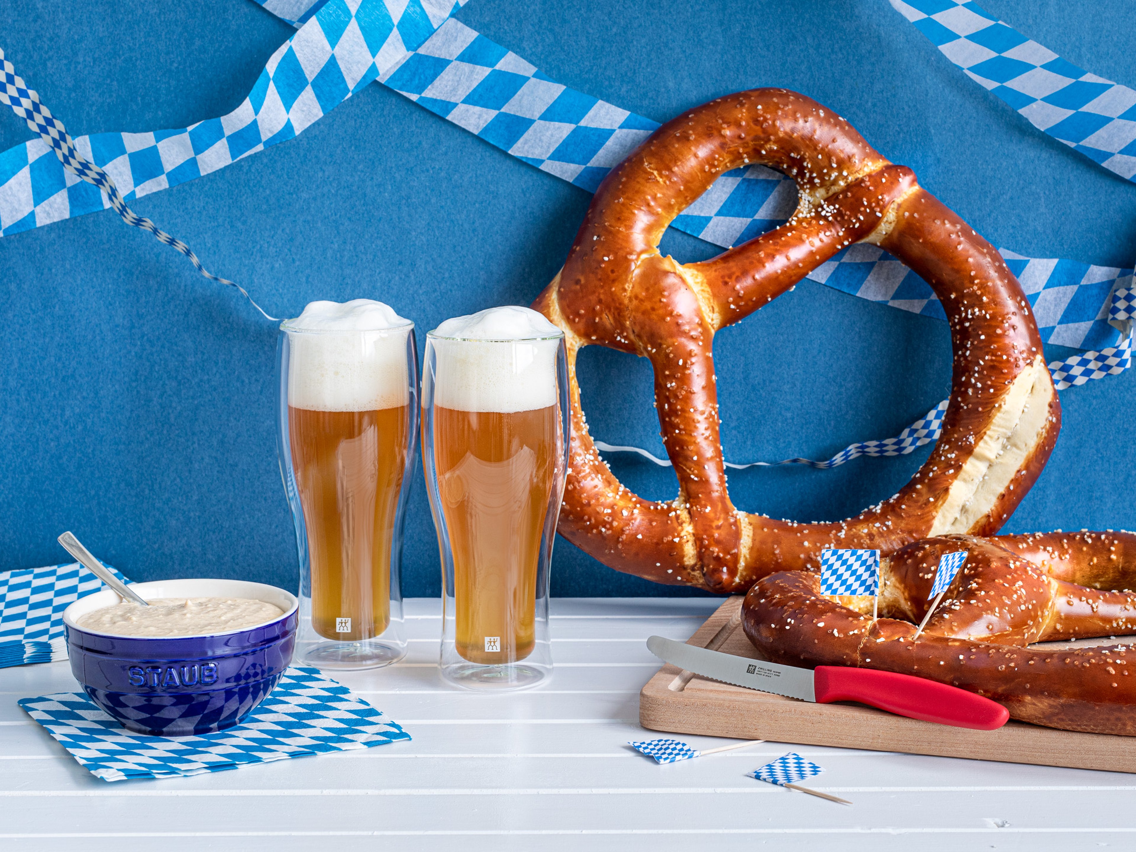 Riesenbrezeln mit Obatzda