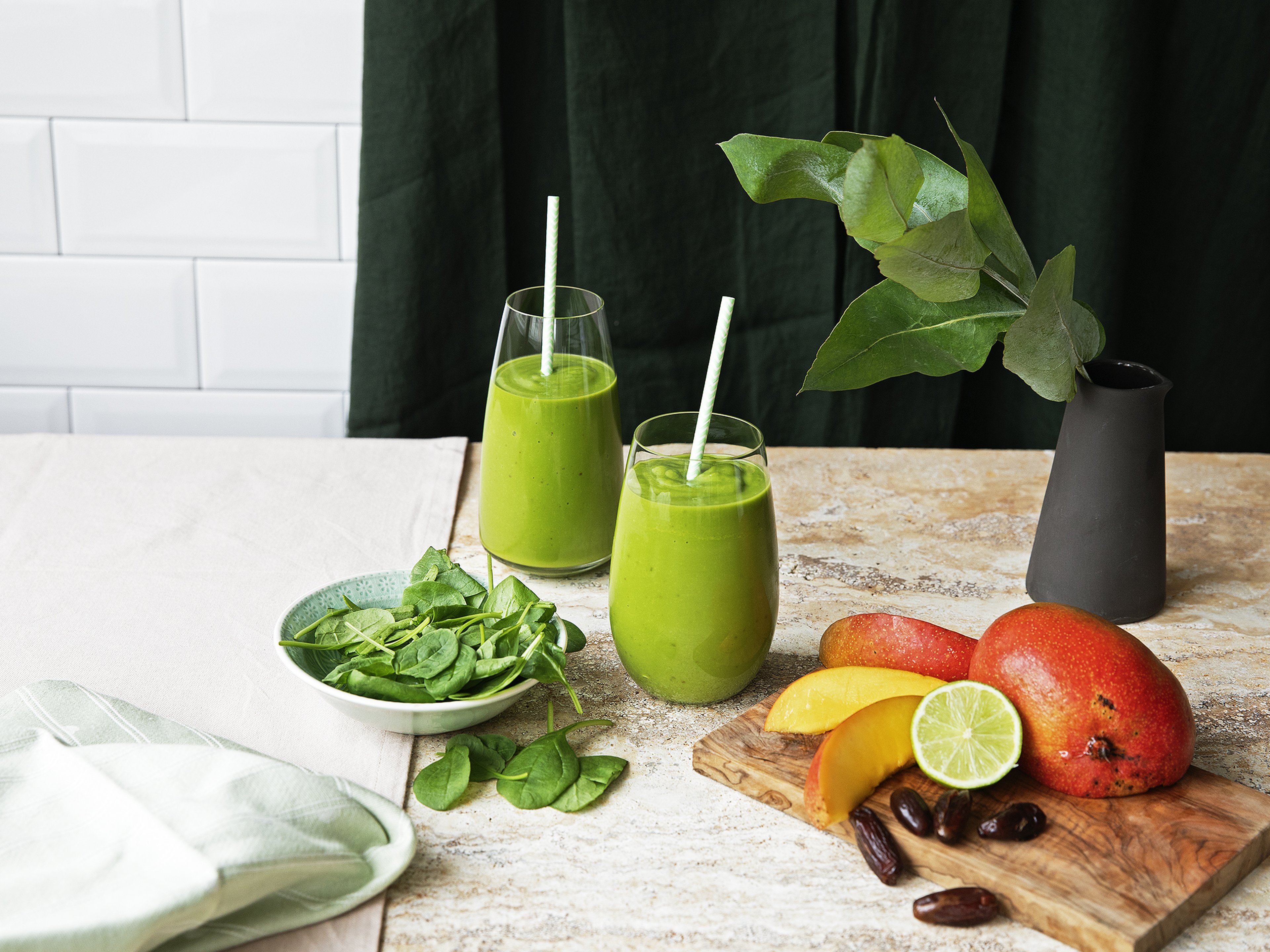 Avocado-mango smoothie