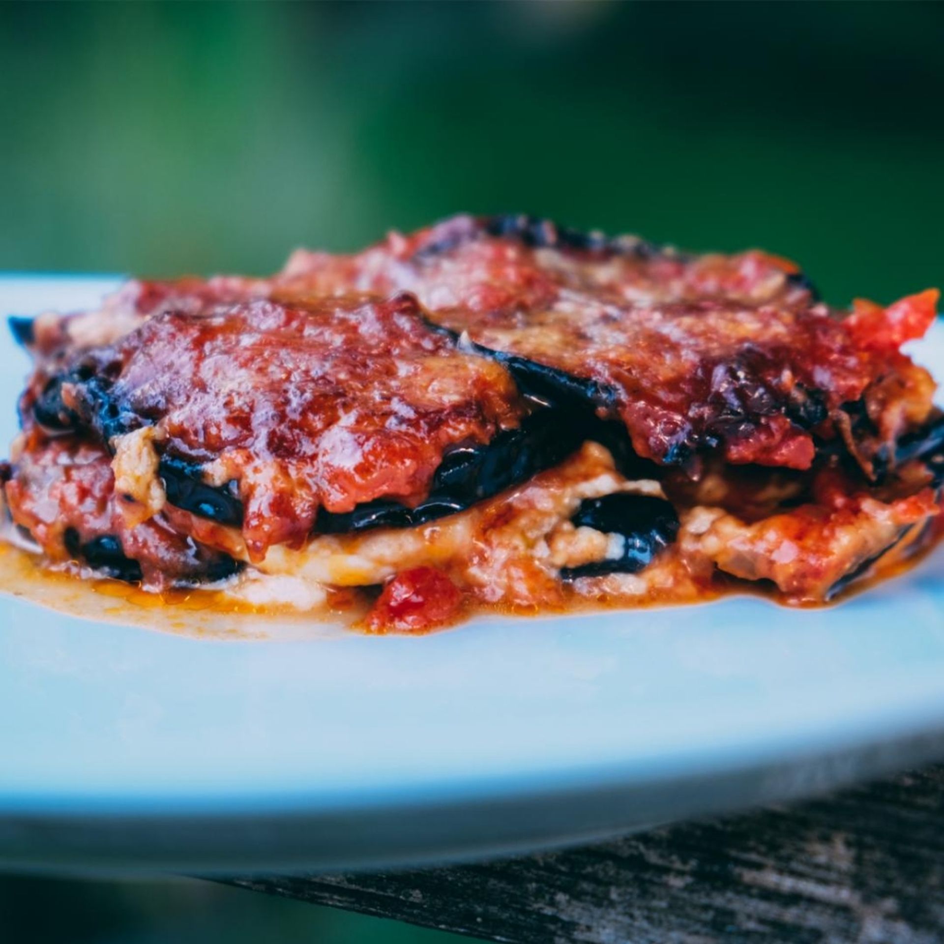 Auberginen mit Käse überbacken- Parmigiana di melanzane | Rezept ...