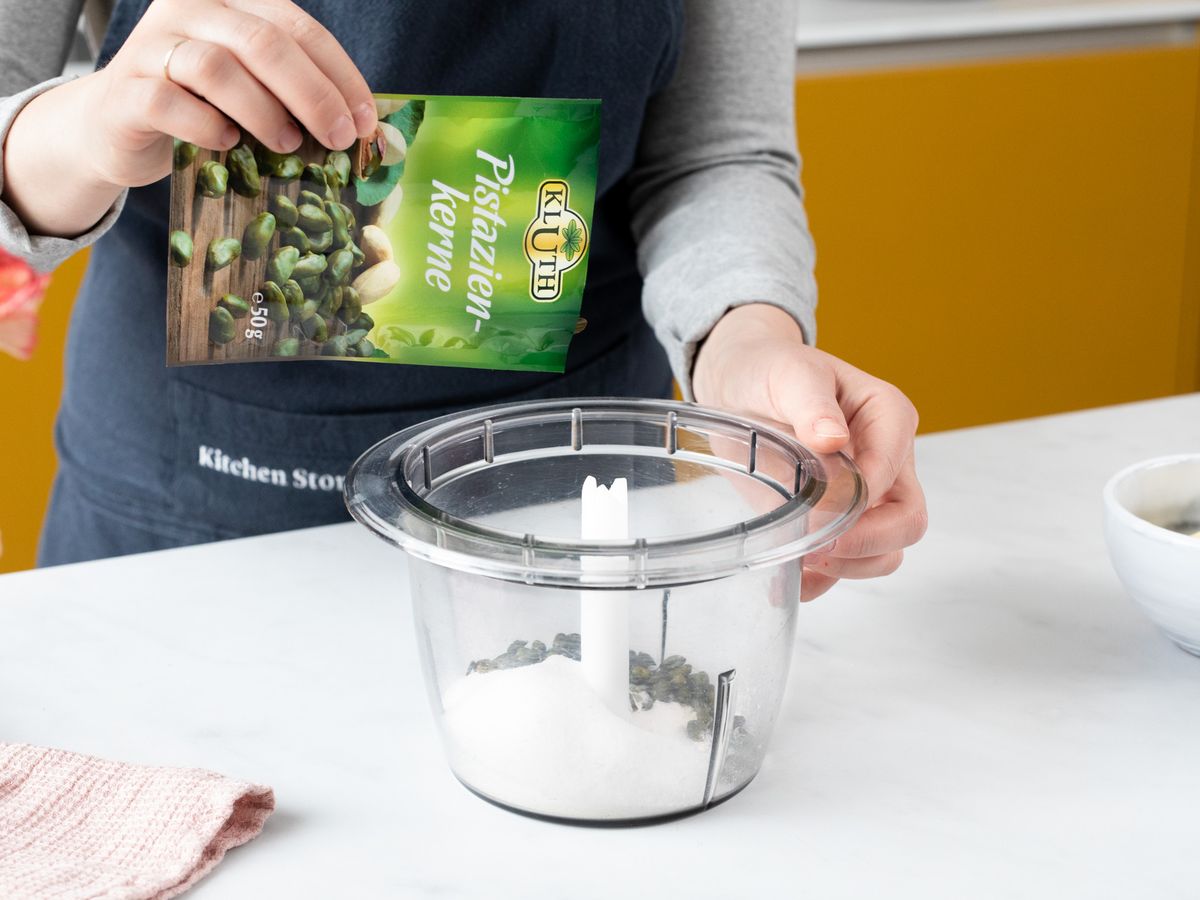 Raspberry and pistachio cream puffs Recipe Kitchen Stories