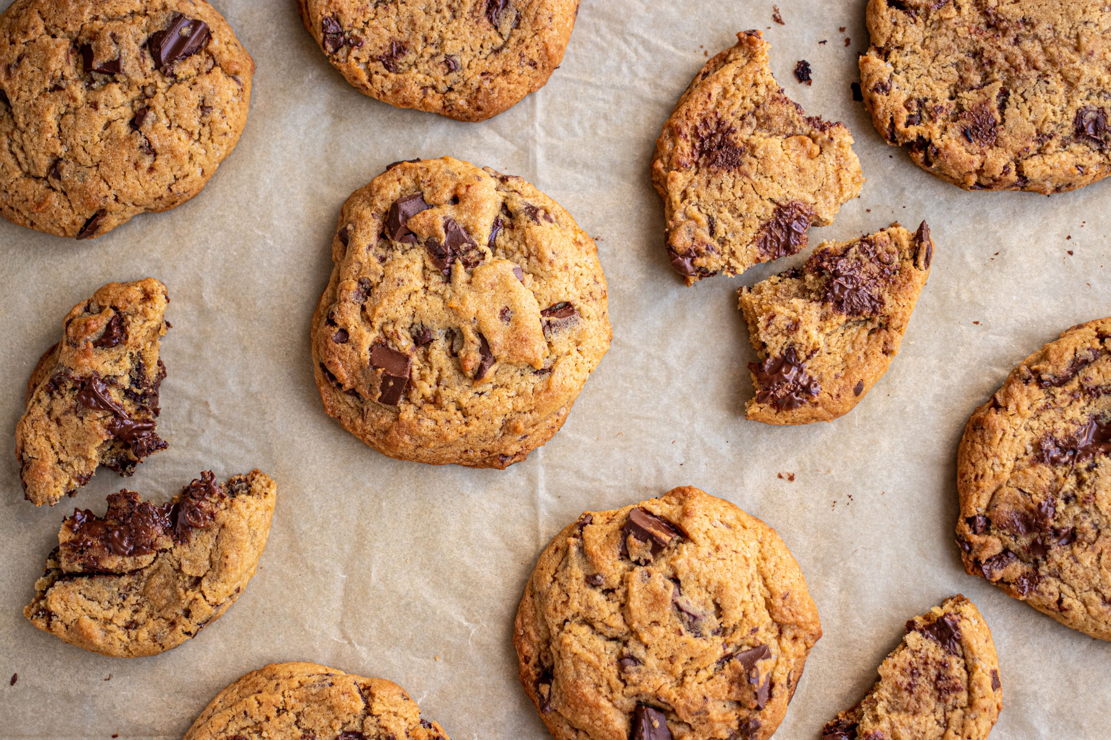 Vegan tahini chocolate chip cookies