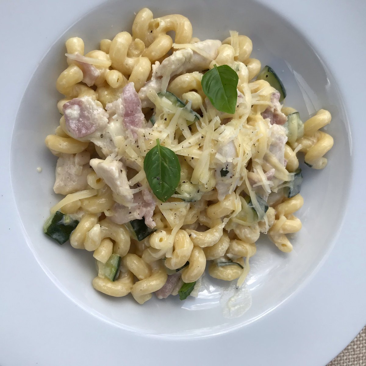 Creamy chicken, bacon and basil pasta Recipe Kitchen Stories