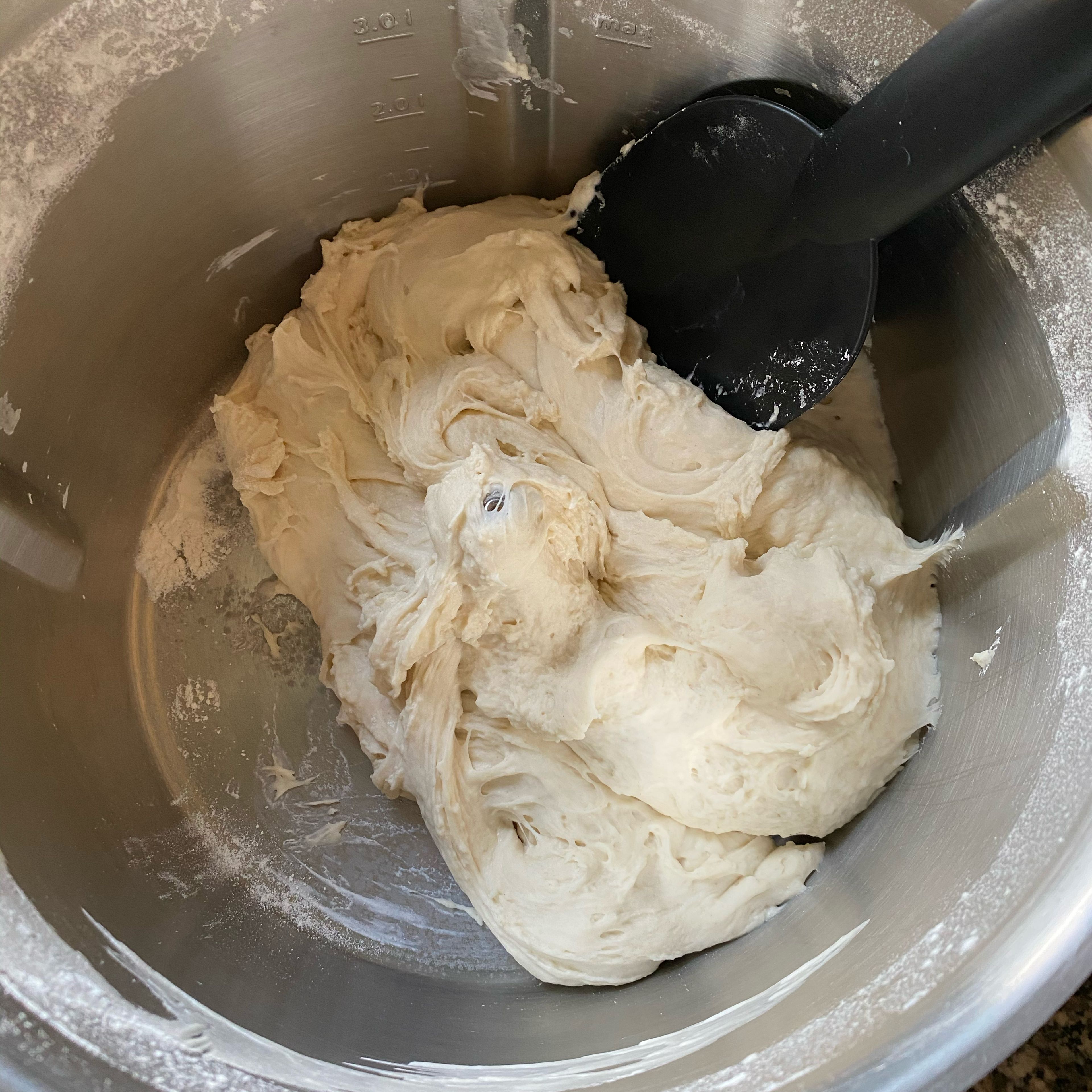 Cookit Universalmesser entnehmen mit Cookit Küchenspatel abstreifen.